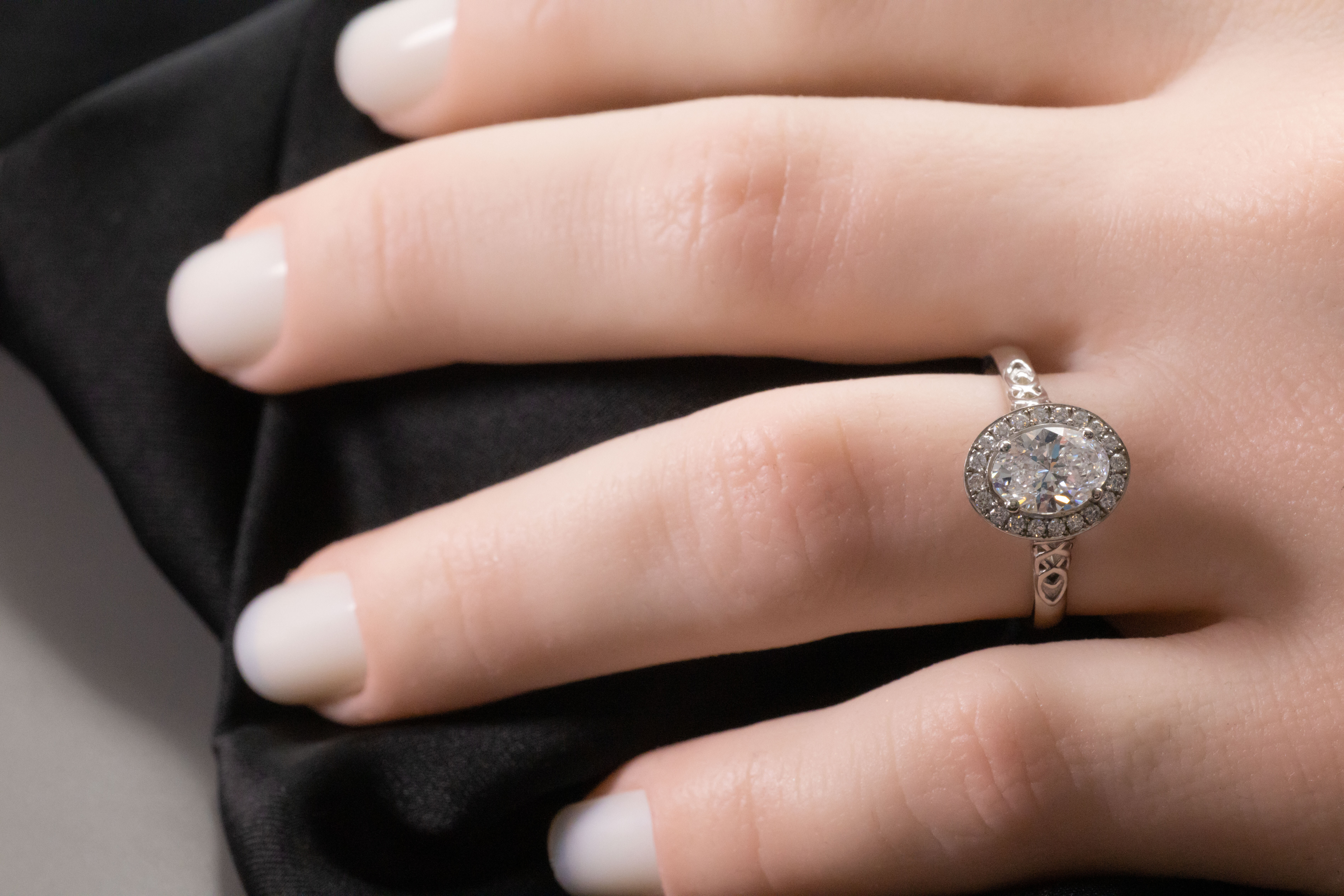Genuine White Gold Celtic Knot 2.5mm Ring For Women With a Polished Finish