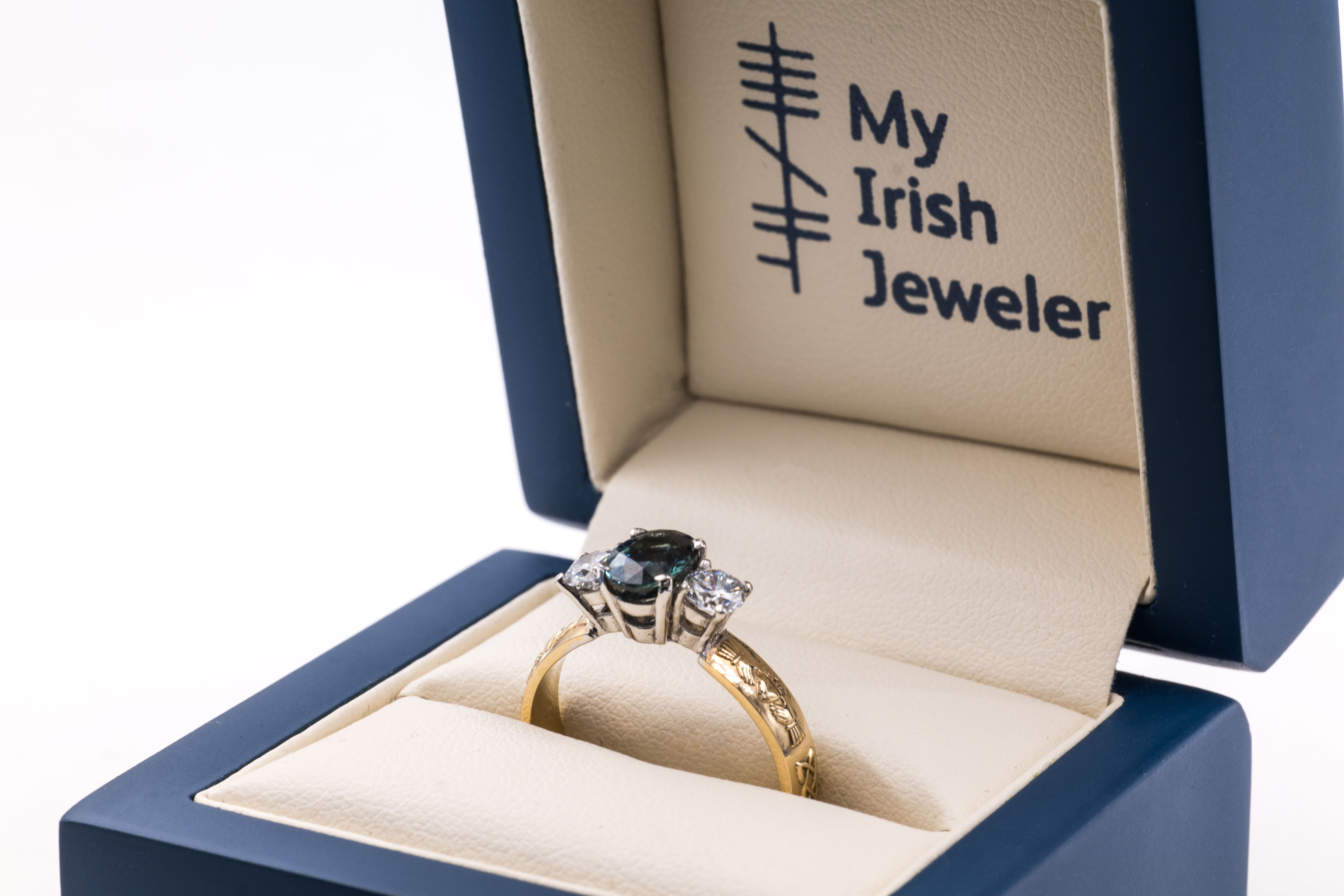 Striking 14K Yellow Gold Claddagh & Celtic Knot Ring For Women With a Polished Finish