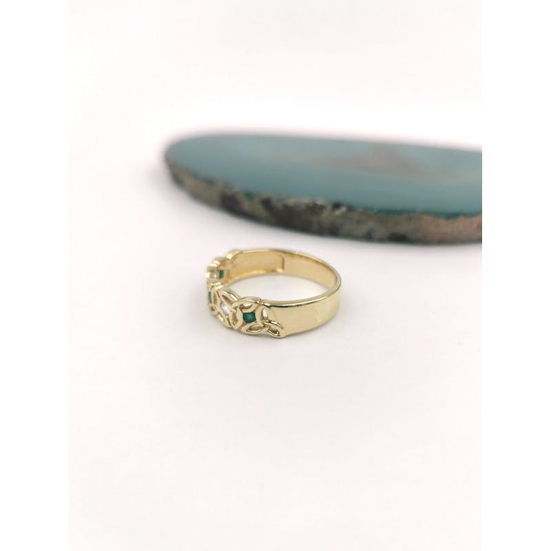 Womens Gorgeous Yellow Gold Trinity Knot Wedding Ring