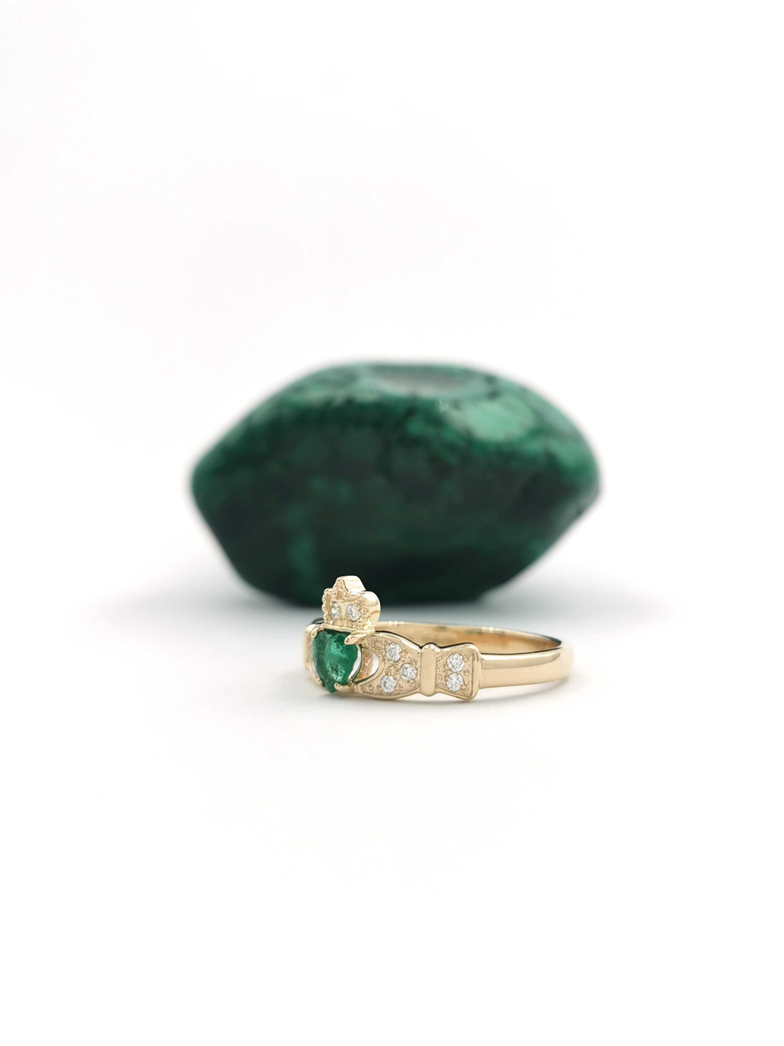 Womens Claddagh Ring in Real Yellow Gold