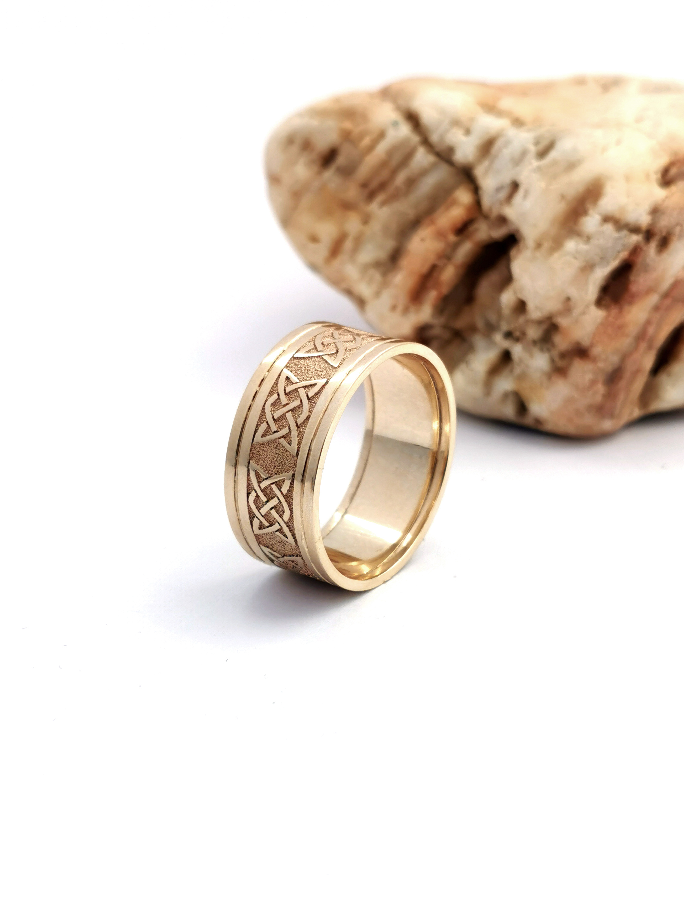 Mens Yellow Gold Celtic Knot 9.0mm Ring
