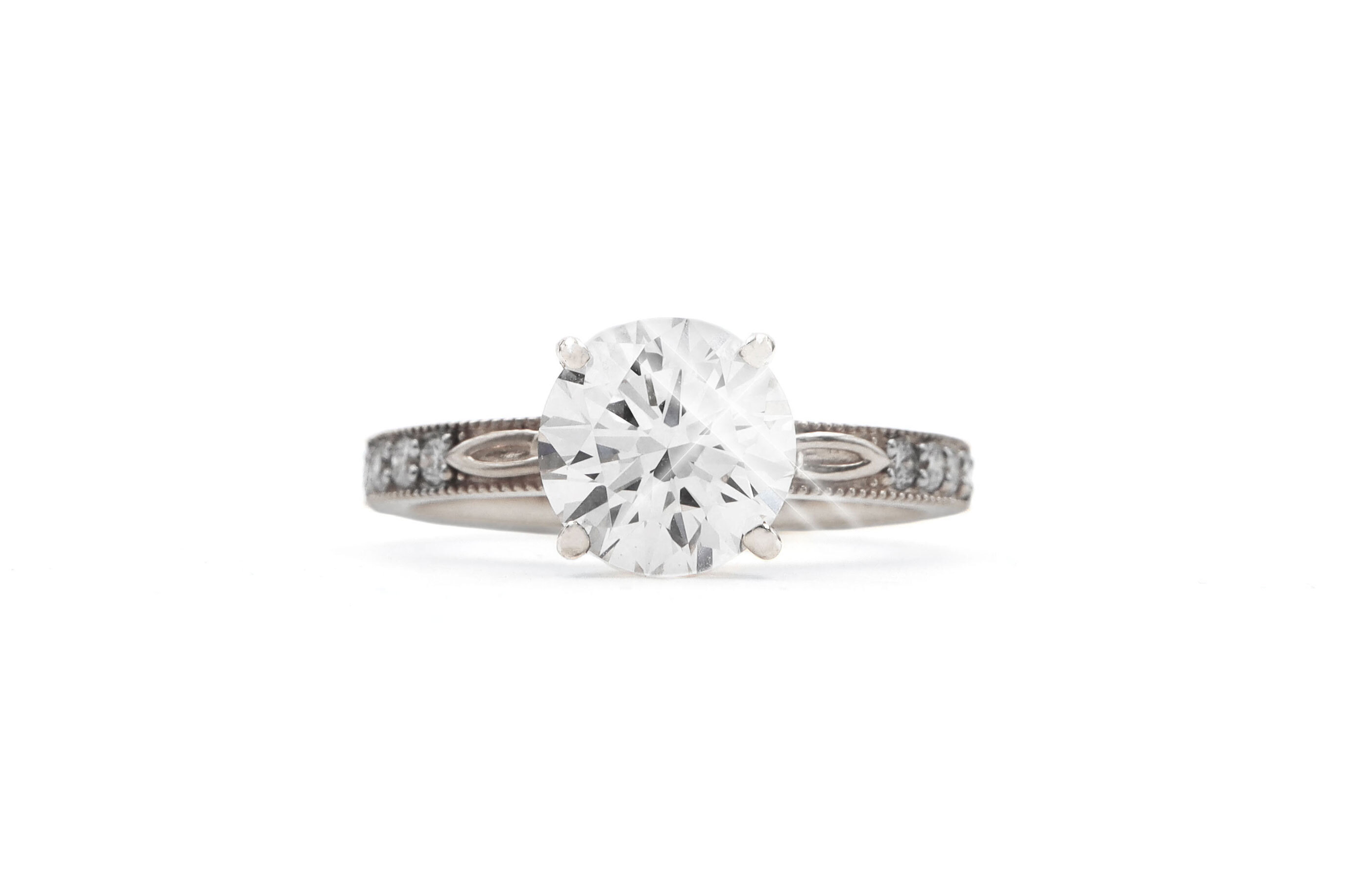 Striking 14K White Gold Trinity Knot 2.5mm Ring For Women With a Polished Finish