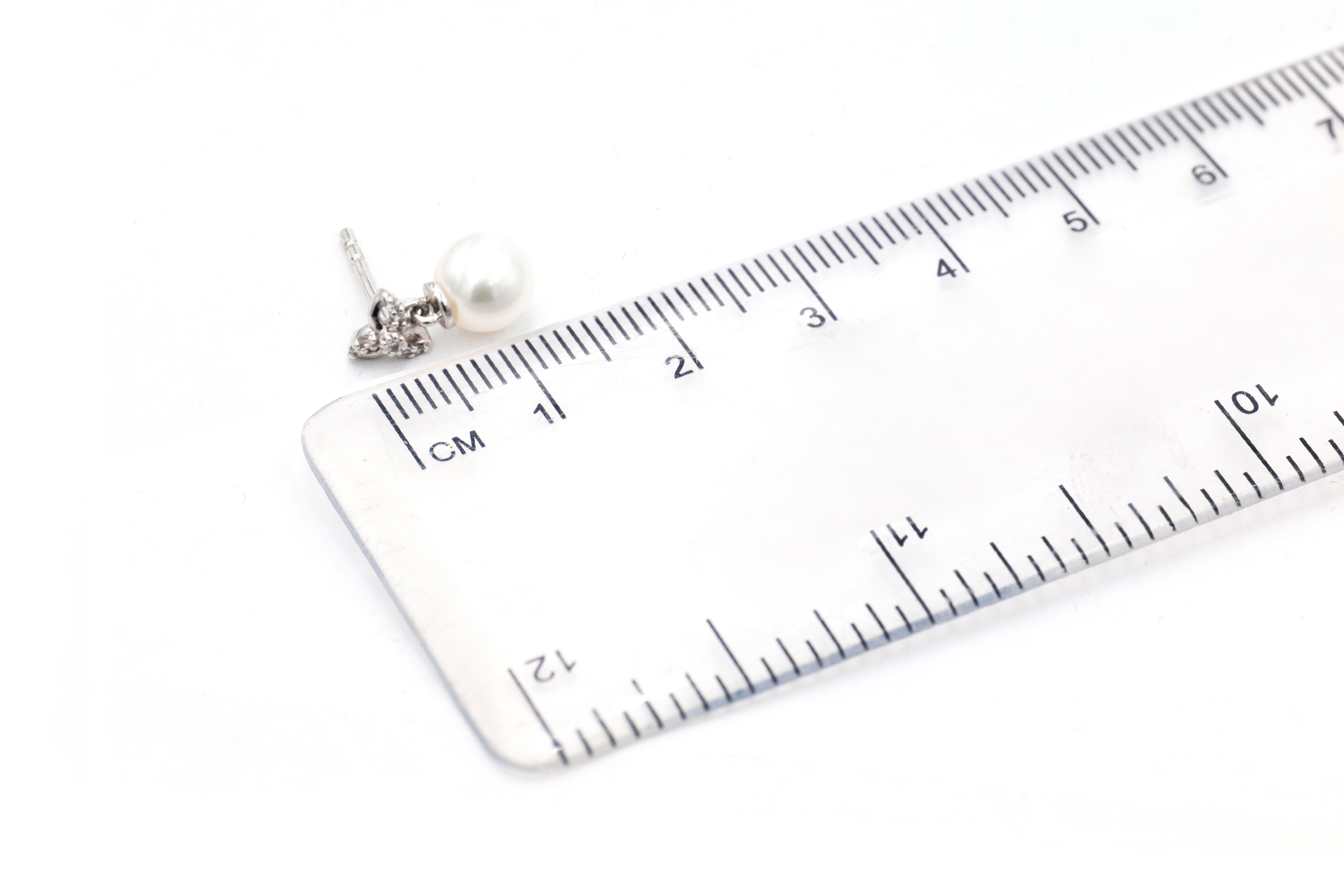 Irish 9K White Gold Trinity Knot Earrings For Women With a Polished Finish