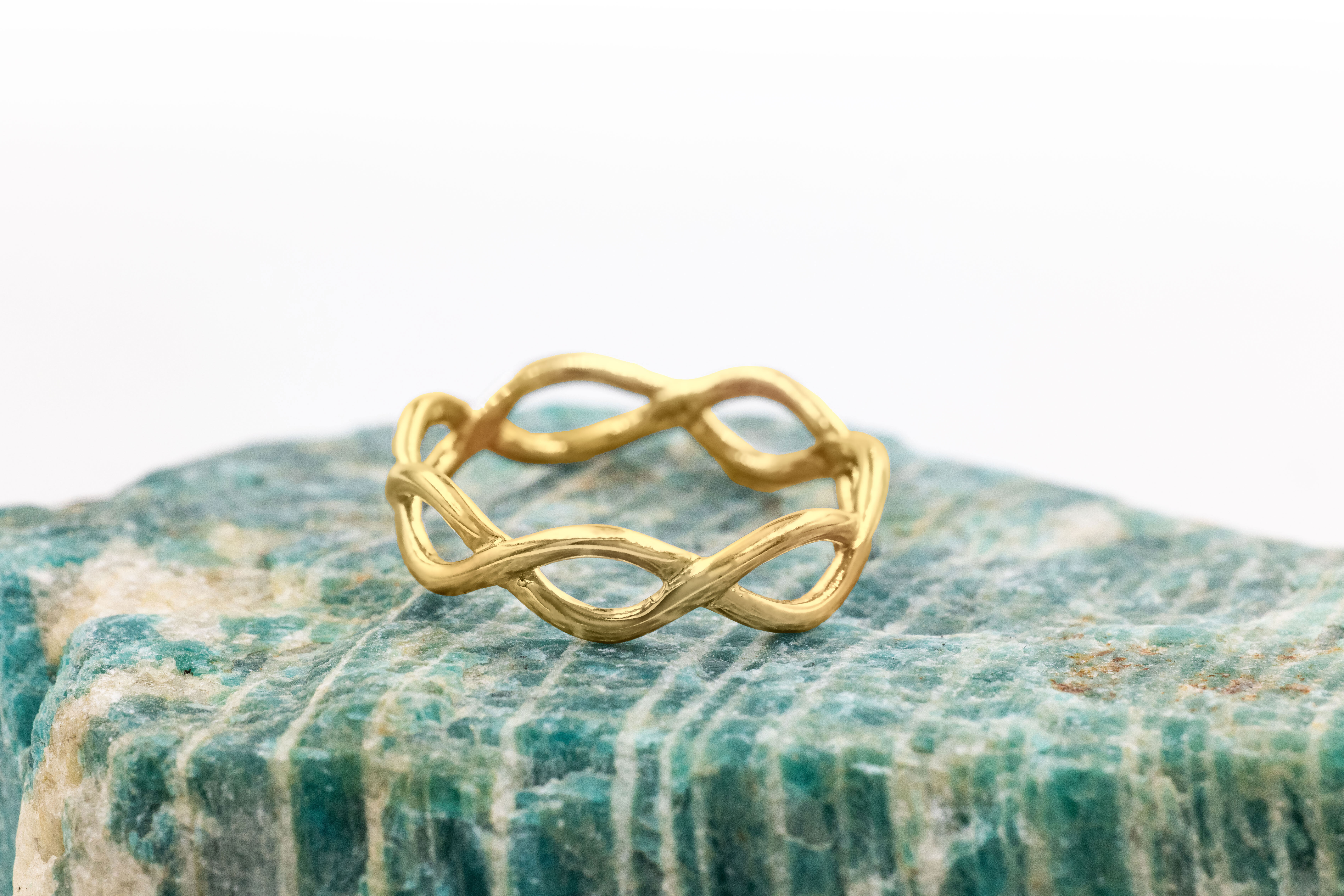 Mens Attractive 10K Yellow Gold Celtic Knot Ring