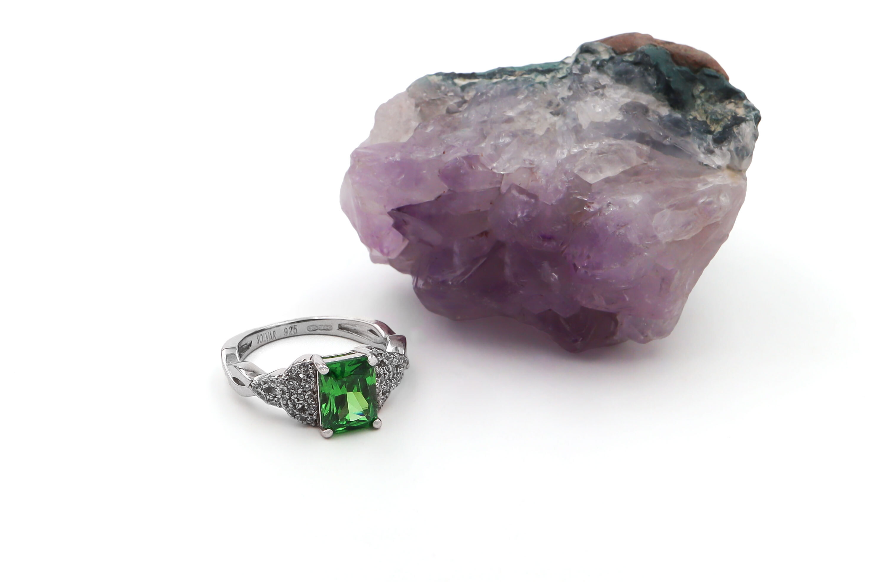 Womens Sterling Silver Trinity Knot Ring. Side View.