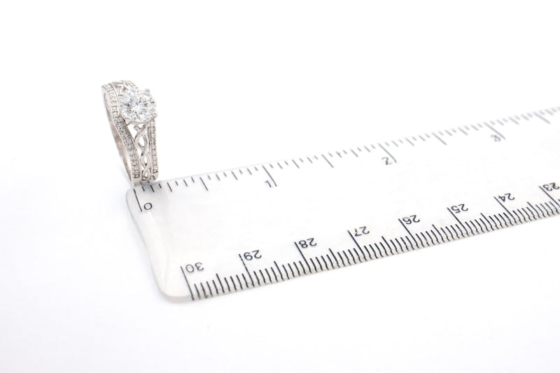 Luxurious 14K White Gold Celtic Knot 1.00ct Lab Grown Diamond Ring For Women
