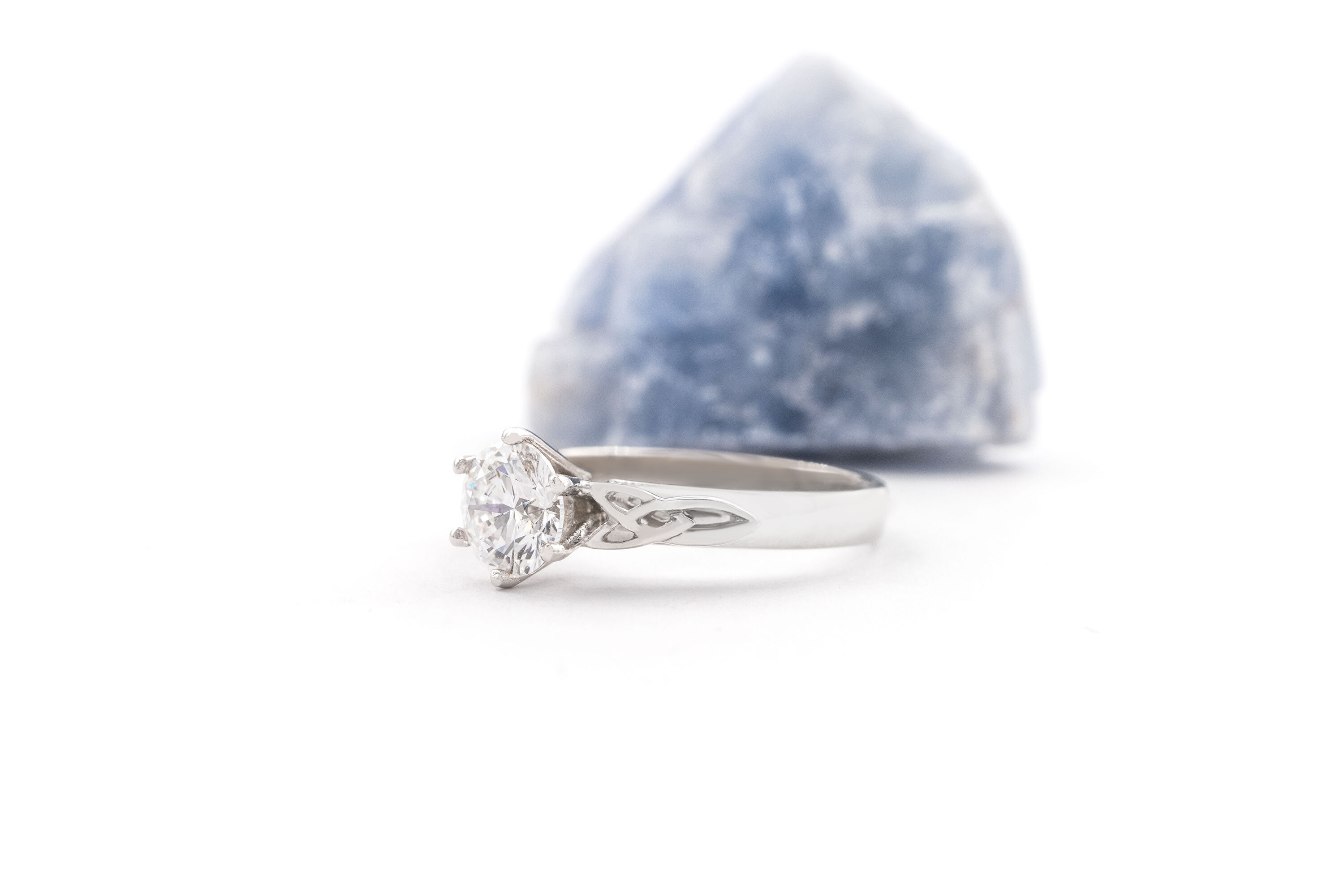 Womens 14K White Gold Trinity Knot Ring