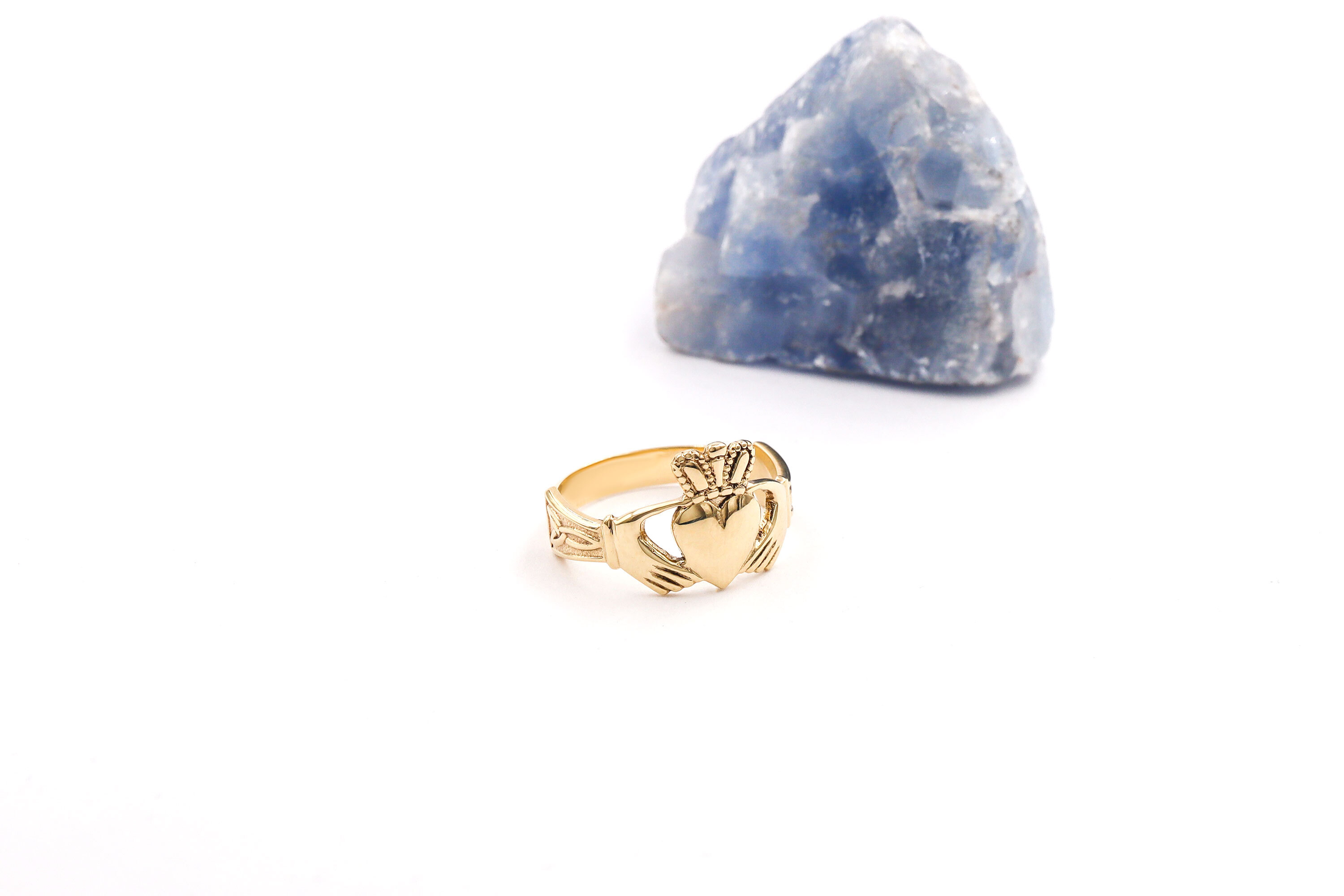 Womens 14K Yellow Gold Claddagh Ring