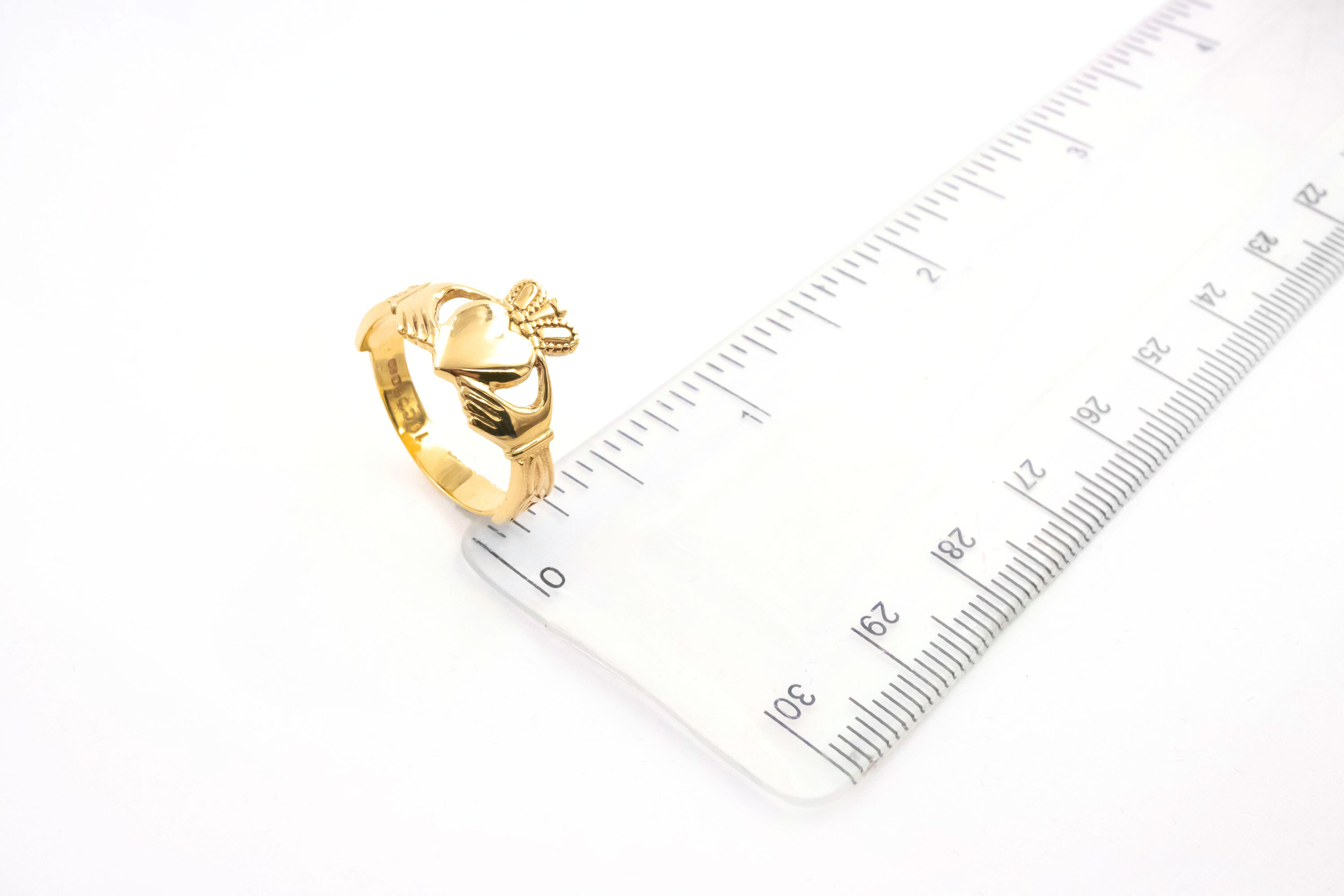 Womens Yellow Gold Claddagh Ring