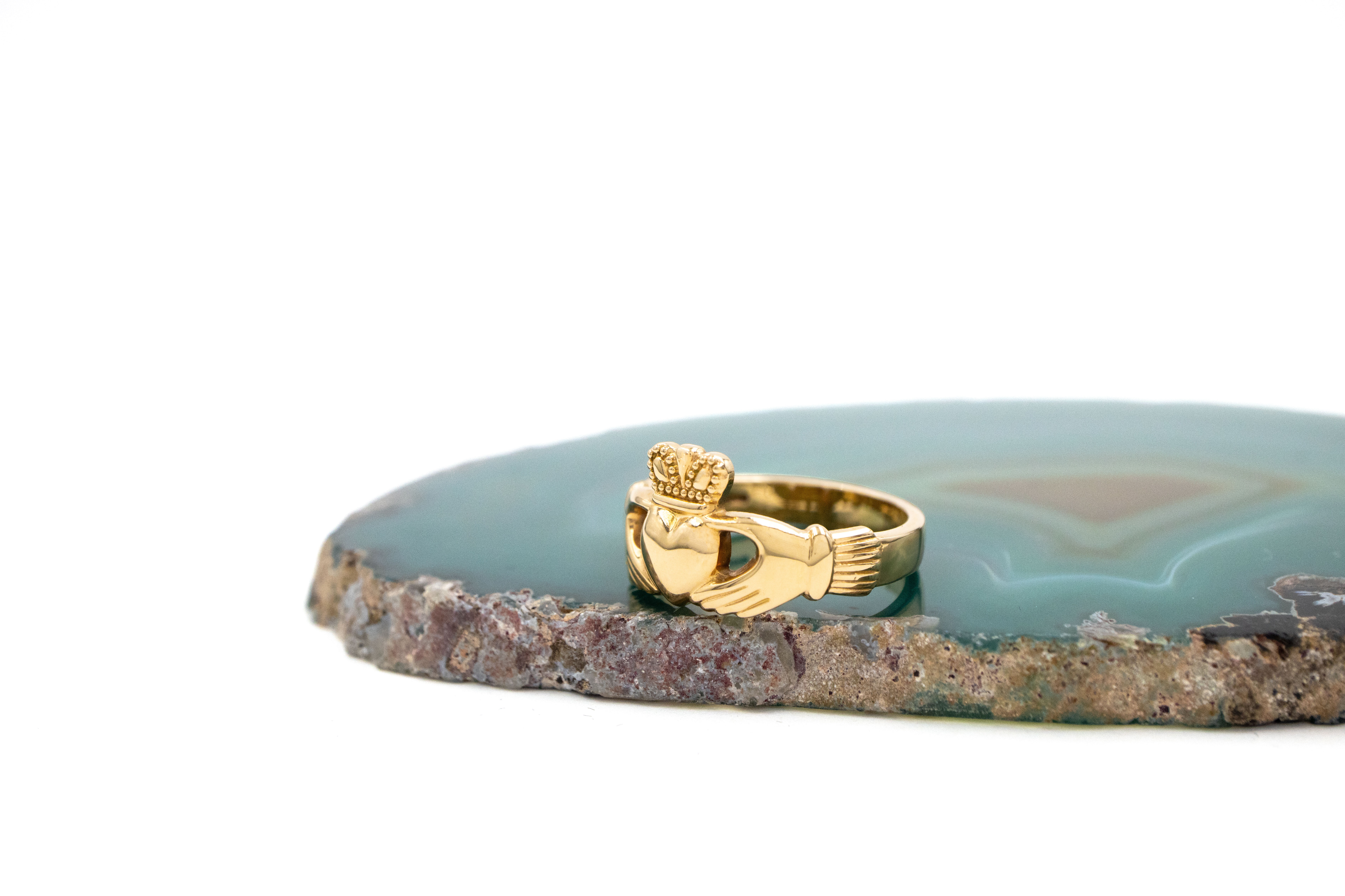 Womens Genuine Yellow Gold Claddagh 2.0mm Ring. Side View.