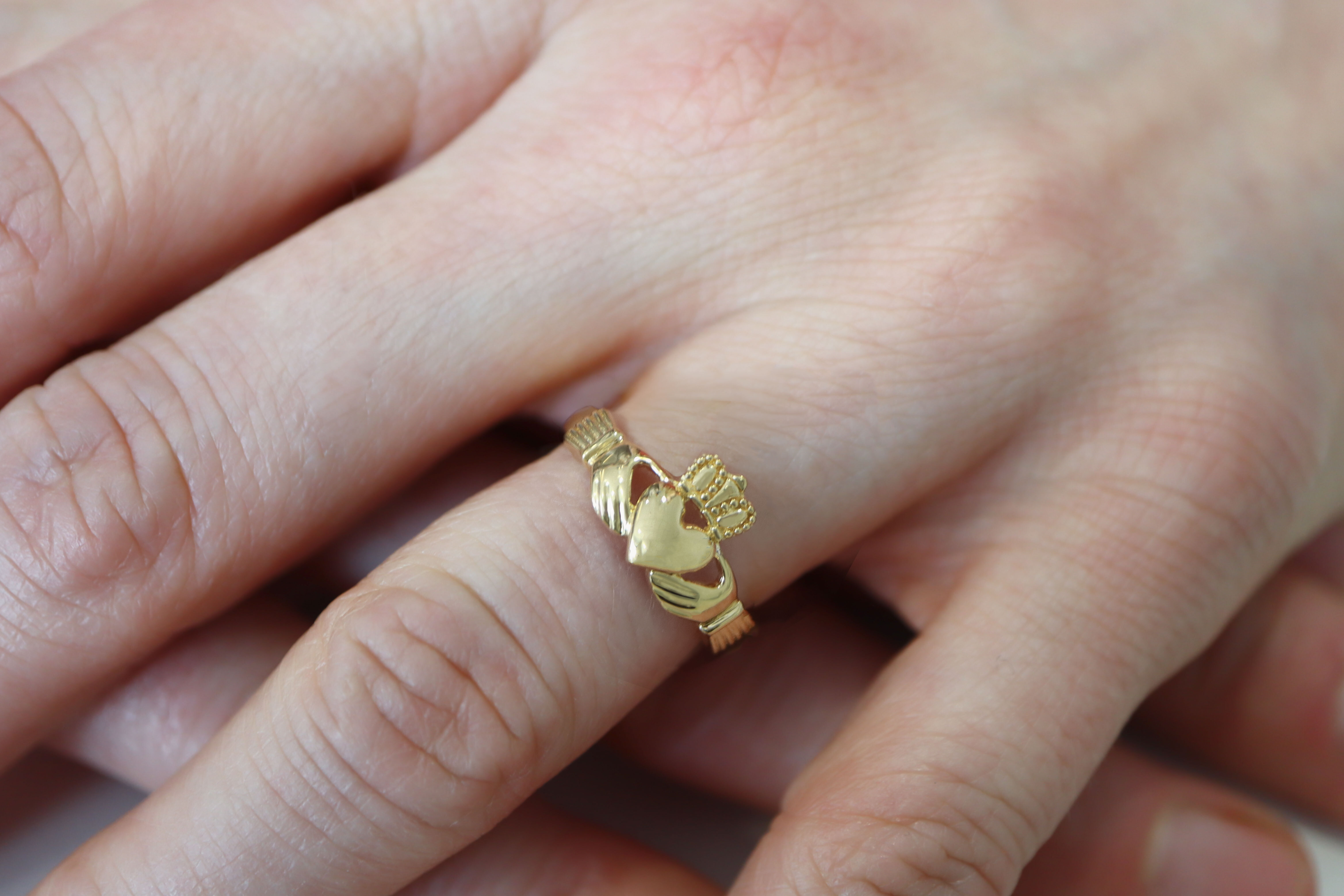 Ladies Gold Vermeil Claddagh Ring Sku 25198 model