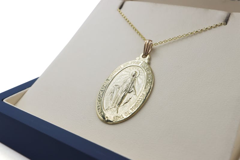Medals and Medallions Necklace in 9K Yellow Gold