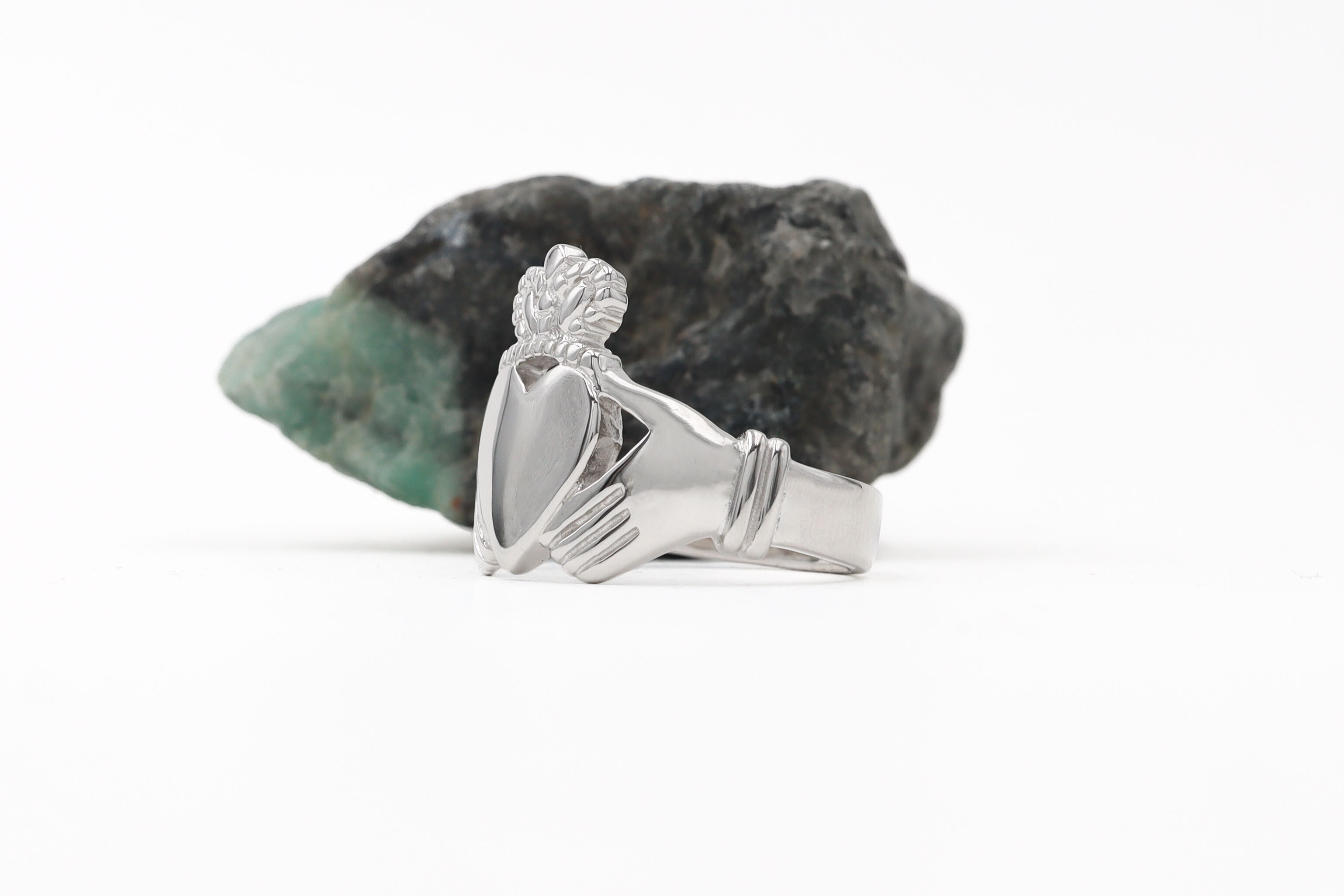 Mens Large 14K White Gold Claddagh 18.0mm Ring. Side View.