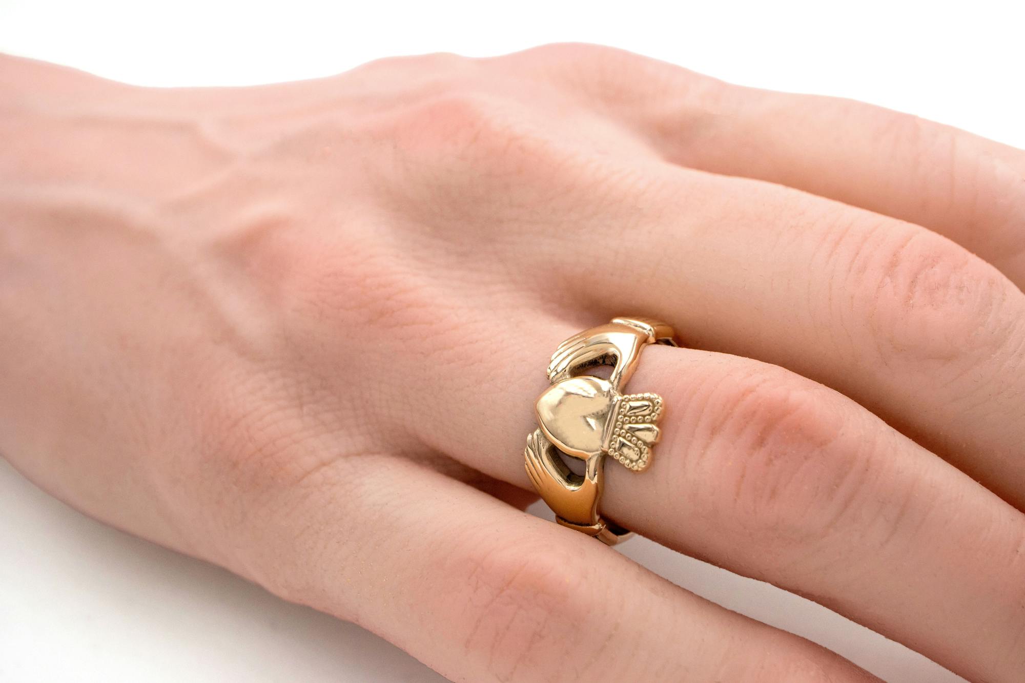 Yellow Gold Mens Gold Irish Claddagh Ring Men's Classic Claddagh