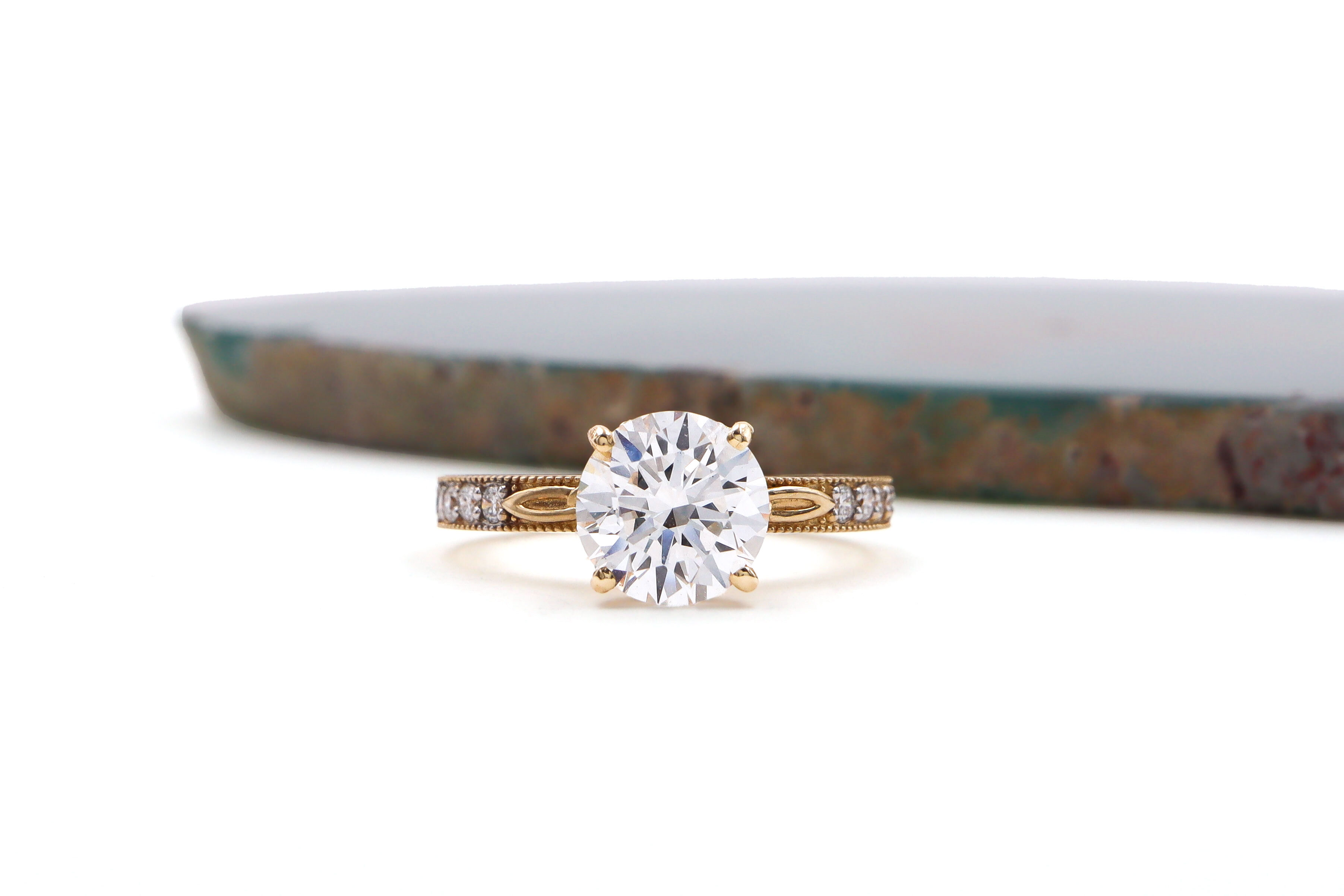 Striking 14K Yellow Gold Trinity Knot 2.5mm Ring For Women With a Polished Finish