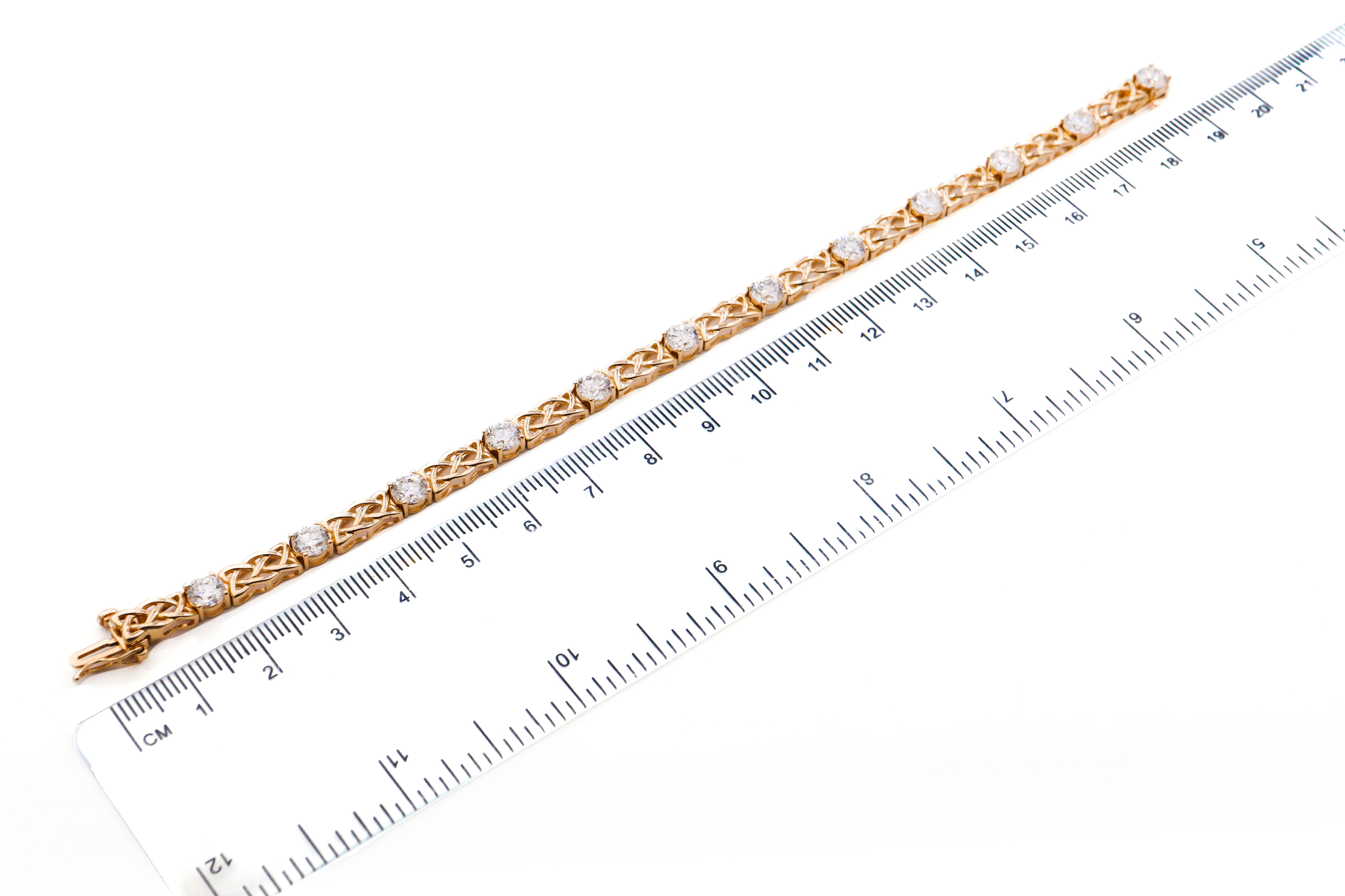 Womens Polished 14K Yellow Gold Celtic Knot Bracelet. Picture For Scale.