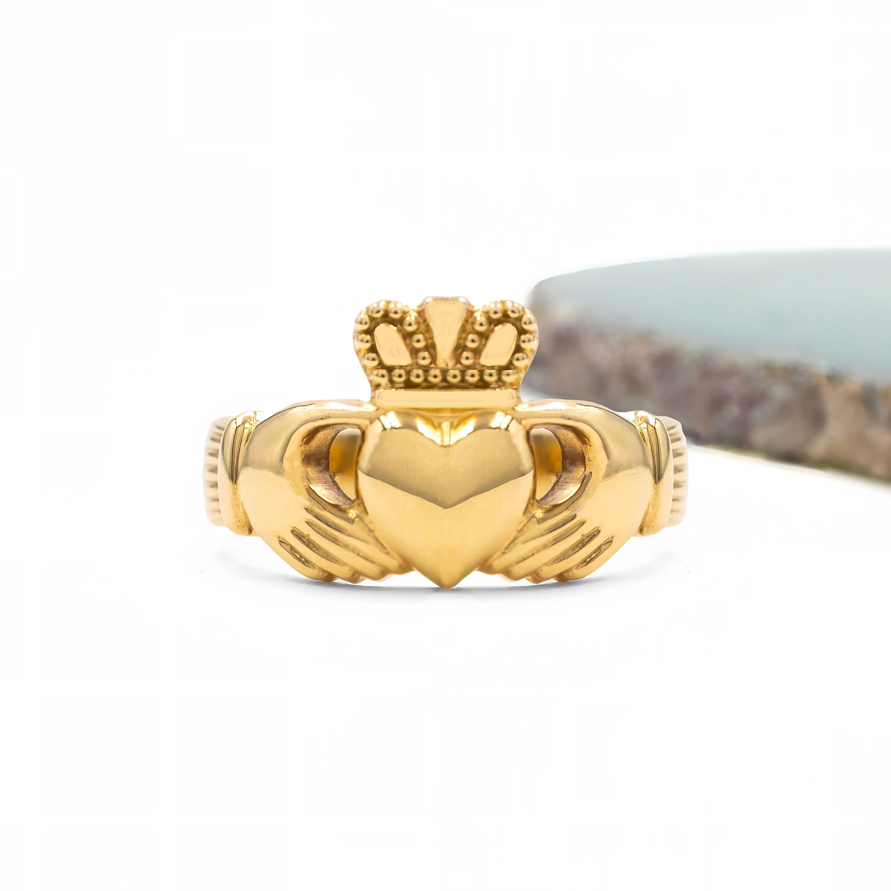 Ladies Classic Gold Claddagh Ring