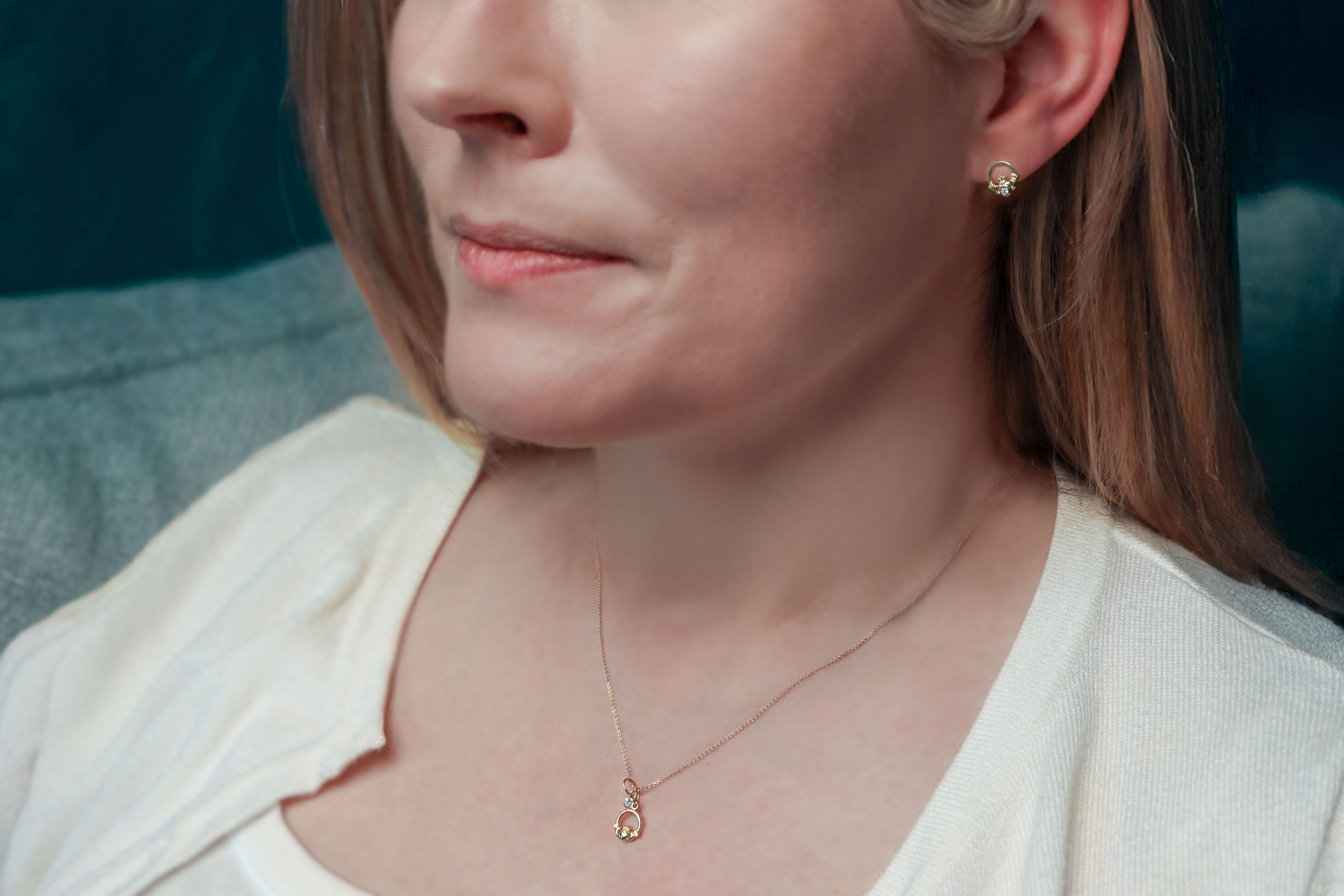 Womens Attractive Polished Yellow Gold Claddagh Gift Set - Model Photo