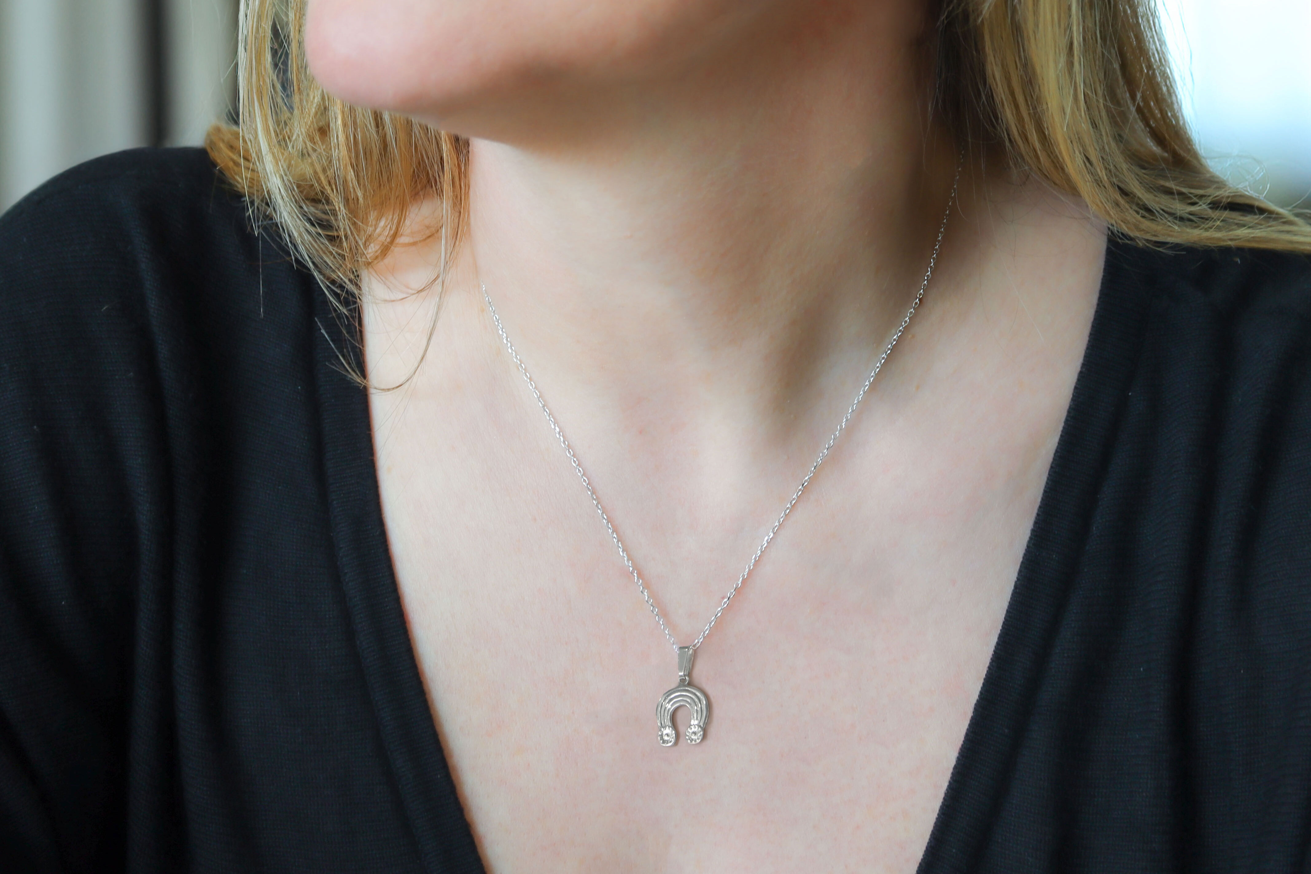 Petite Gleninsheen Collar Sku 25247 model