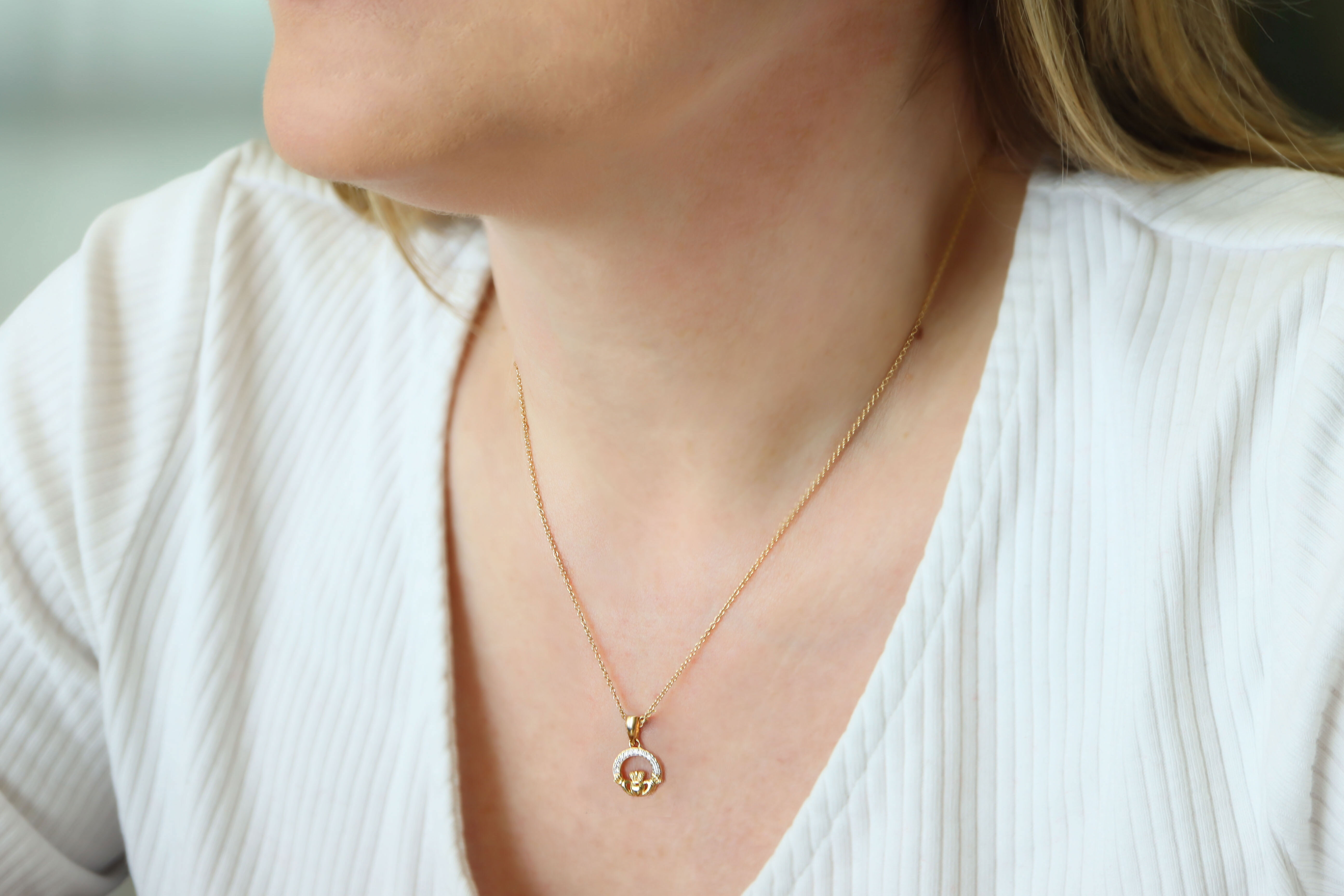 Petite Gold Vermeil Claddagh Necklace Sku 25158 model
