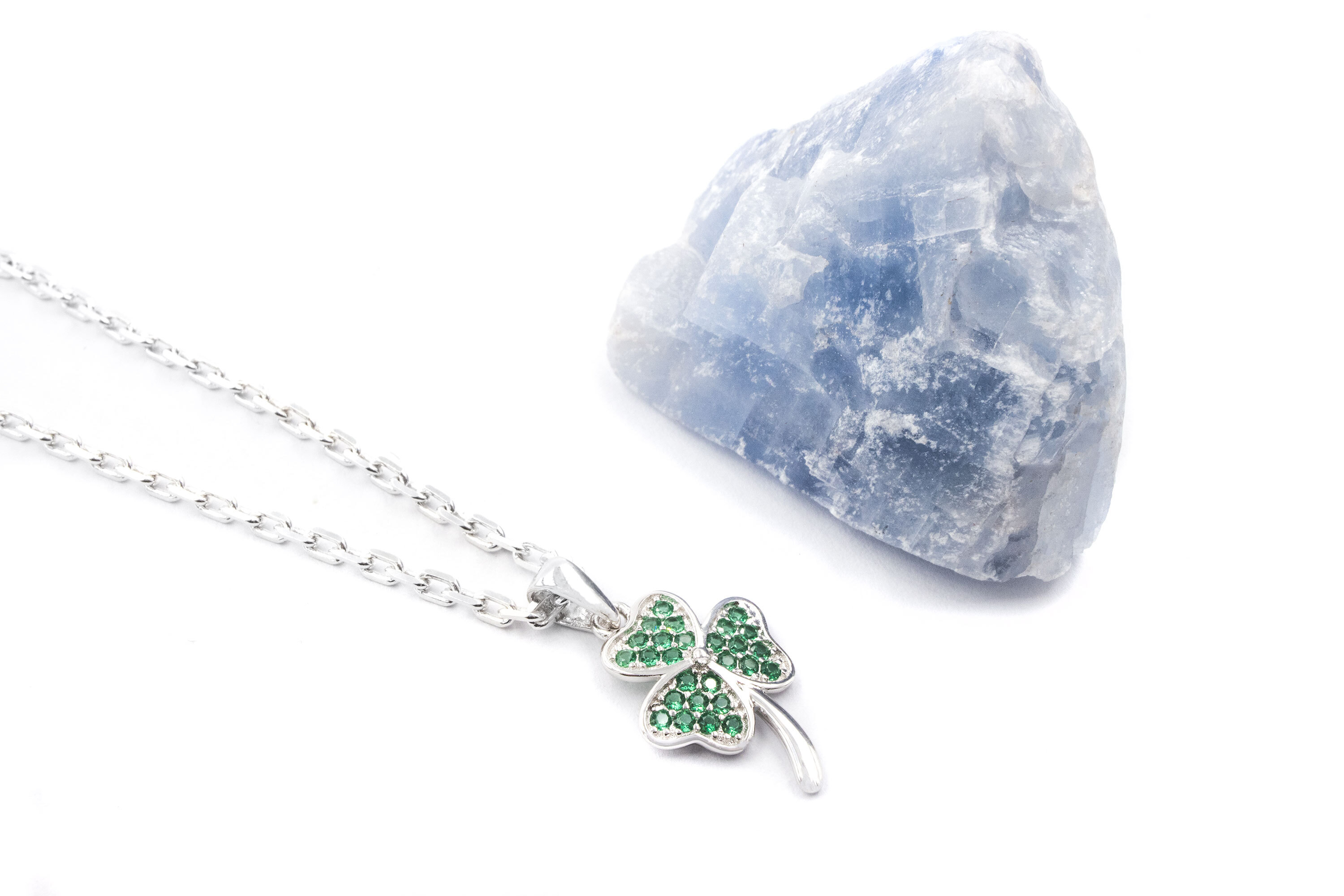 Shamrock - Shown with Light Cable Chain