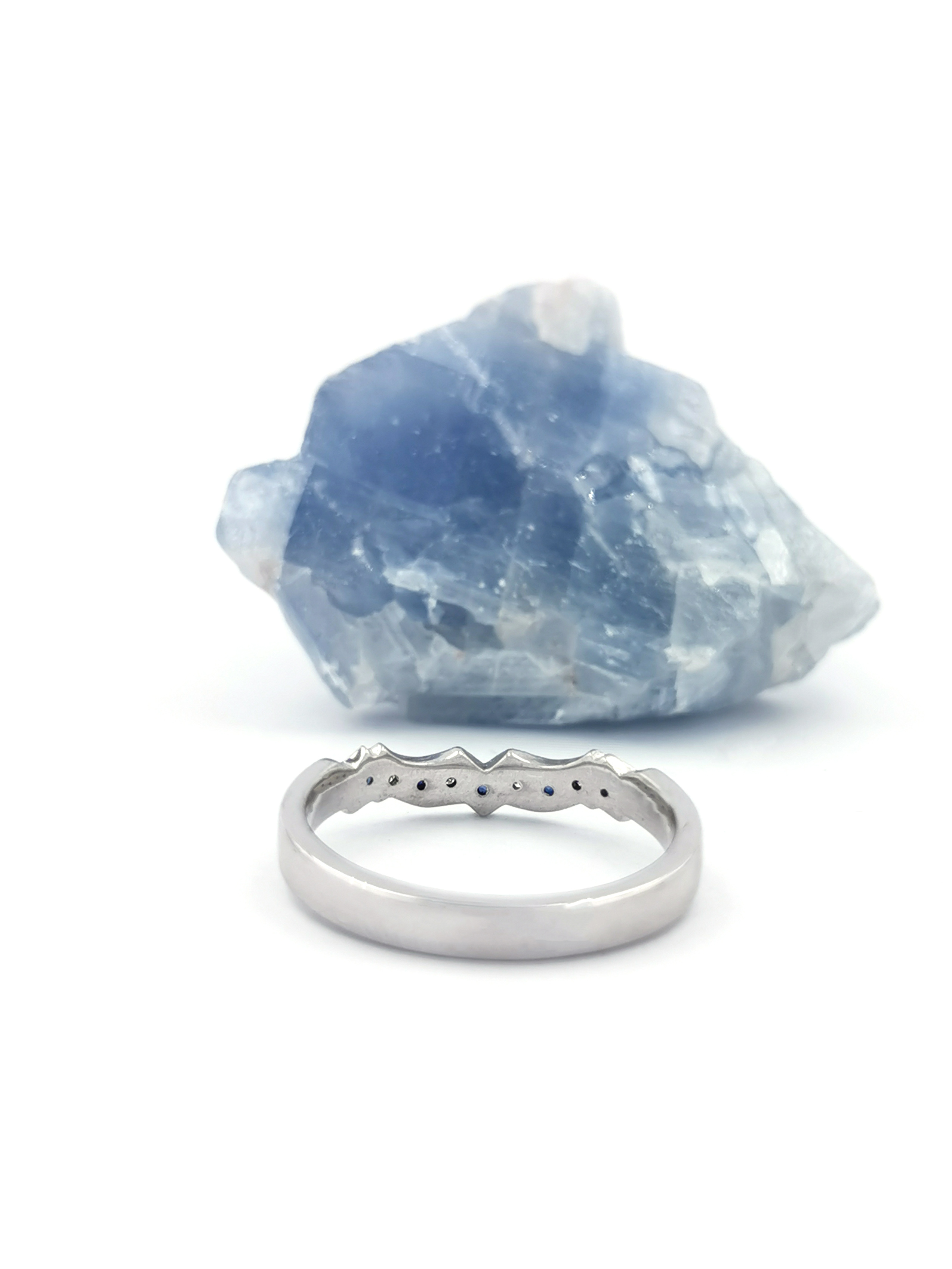 Womens Real Platinum Celtic Knot Ring. Picture Of The Back.