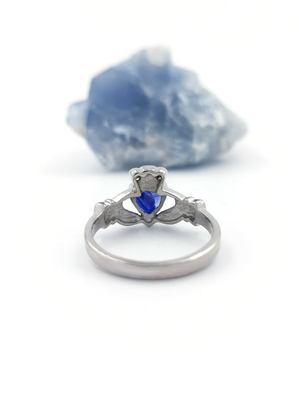 Womens Genuine Platinum 950 Claddagh 1.24ct Natural Sapphire Ring. Picture Of The Back.