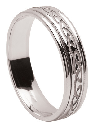 Engraved Celtic Knot Ring With Trims