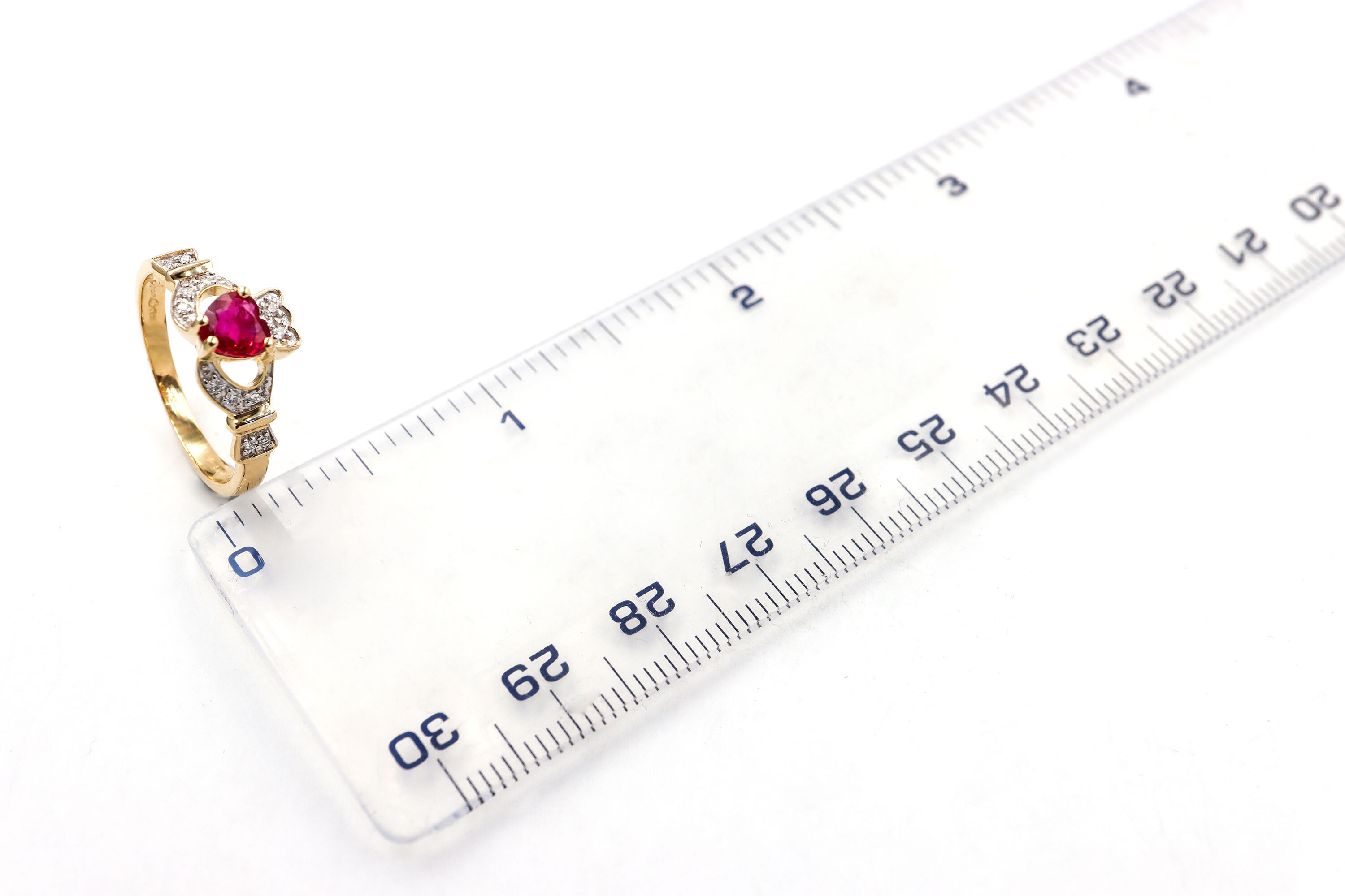 Womens Luxurious Polished 14K Yellow Gold Claddagh 0.50ct Natural Sapphire Ring