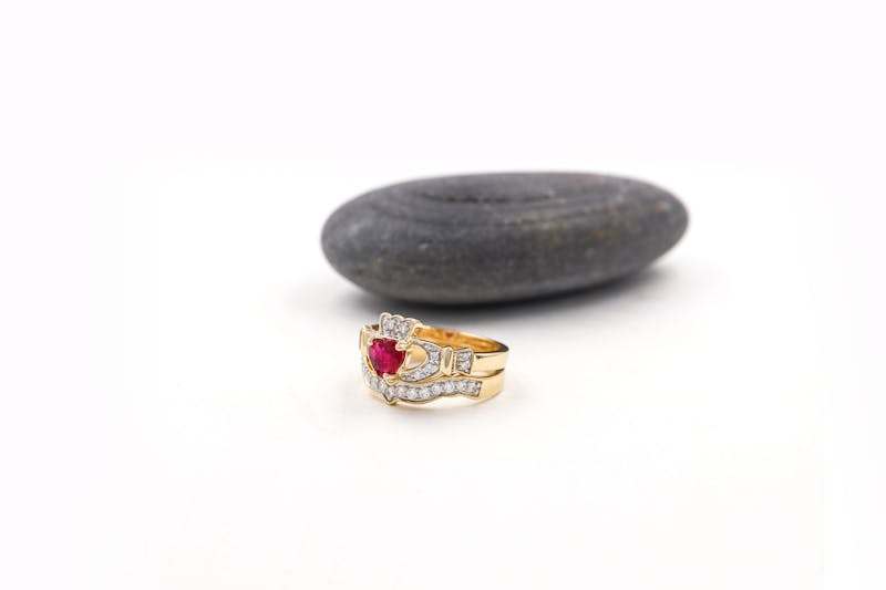 Womens Claddagh Ring in 14K Yellow Gold With a Polished Finish
