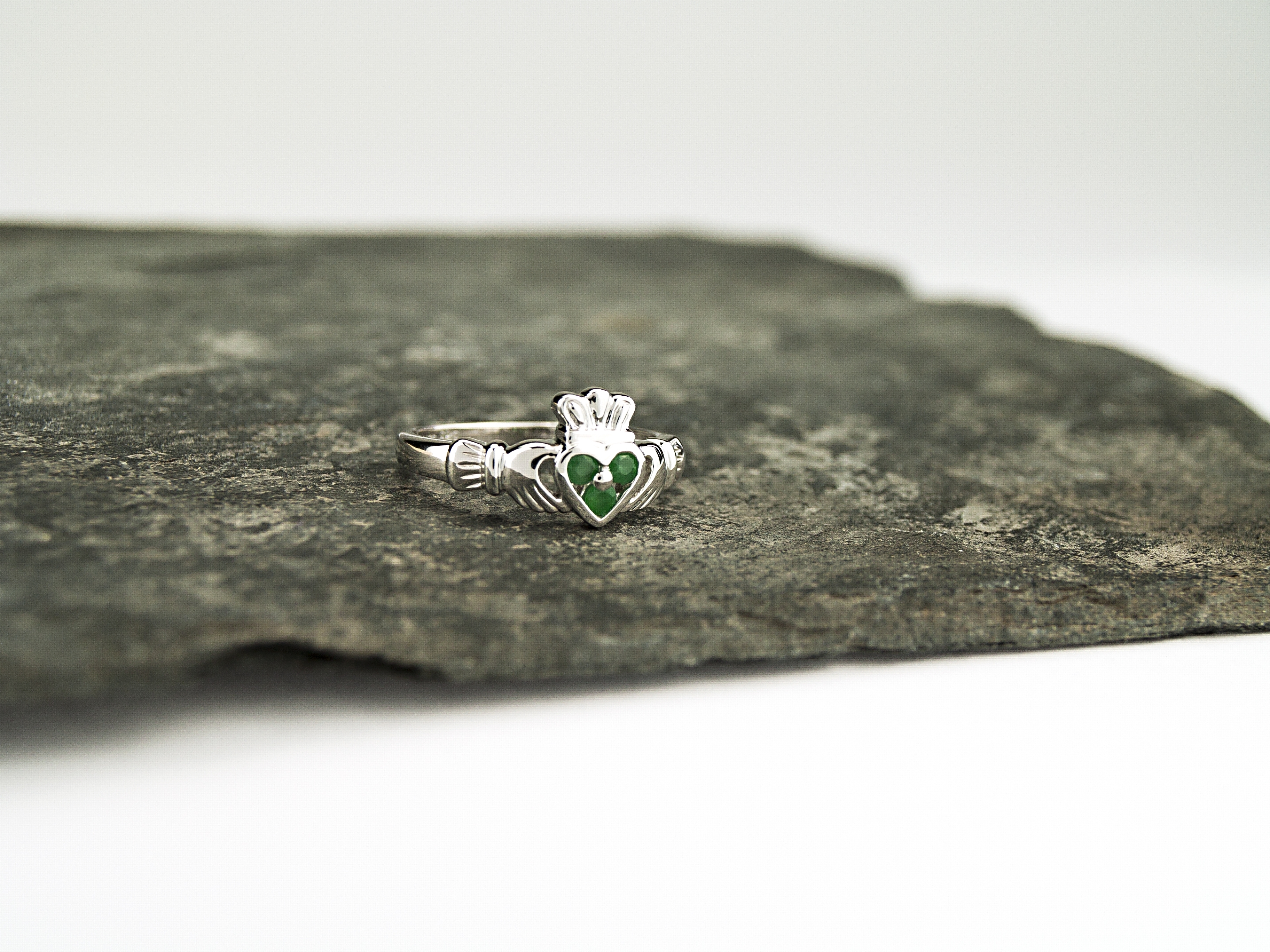 Gorgeous 14K White Gold Claddagh Ring For Women