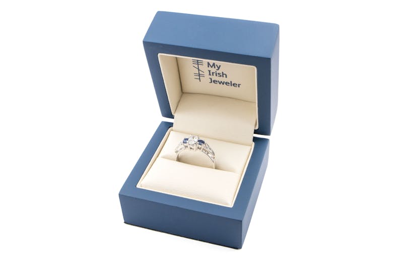 Luxurious 14K White Gold Trinity Knot 0.40ct Lab Grown Diamond Ring For Women