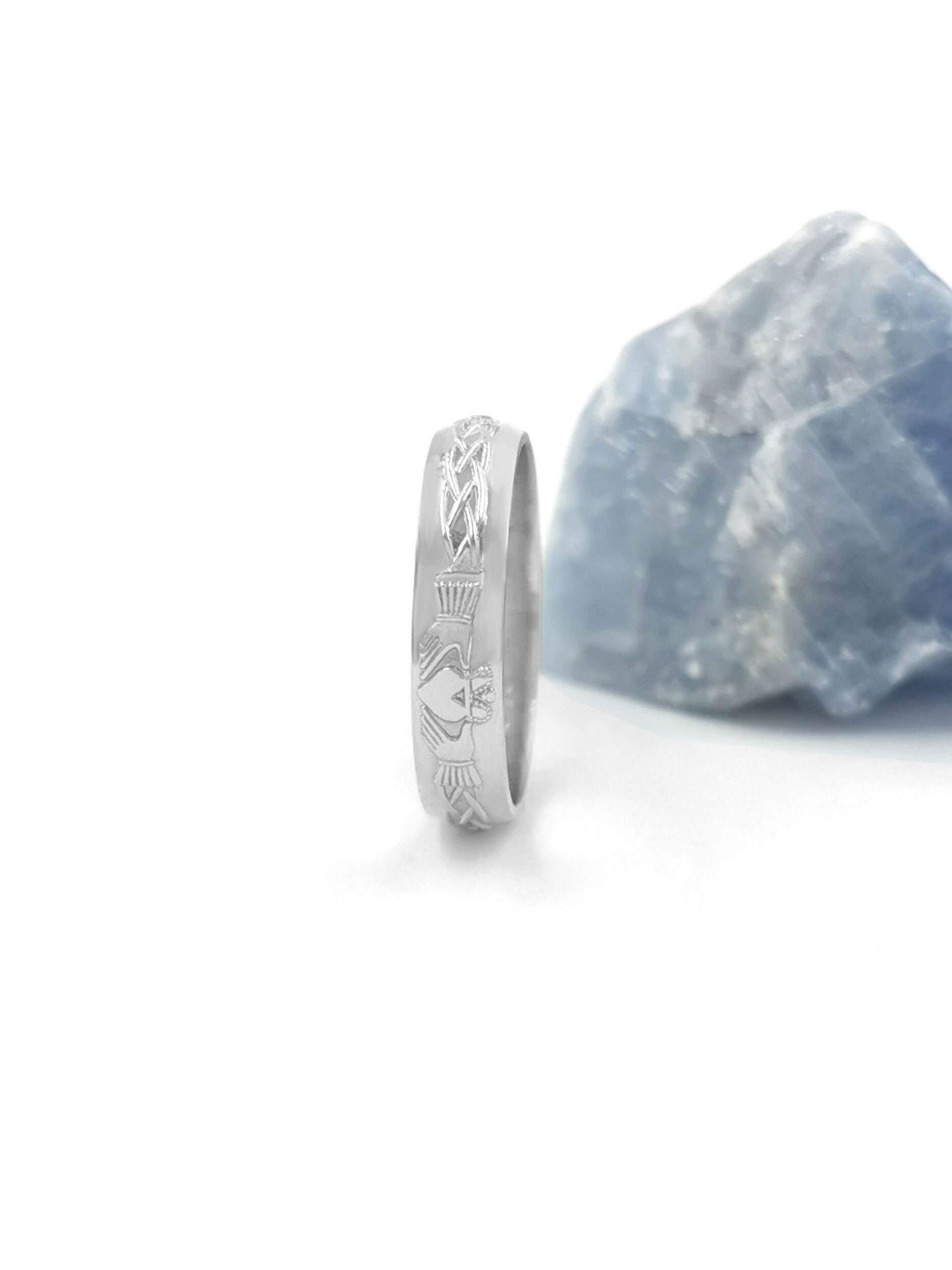 Luxurious 14K White Gold Claddagh & Celtic Knot Wedding Ring For Women