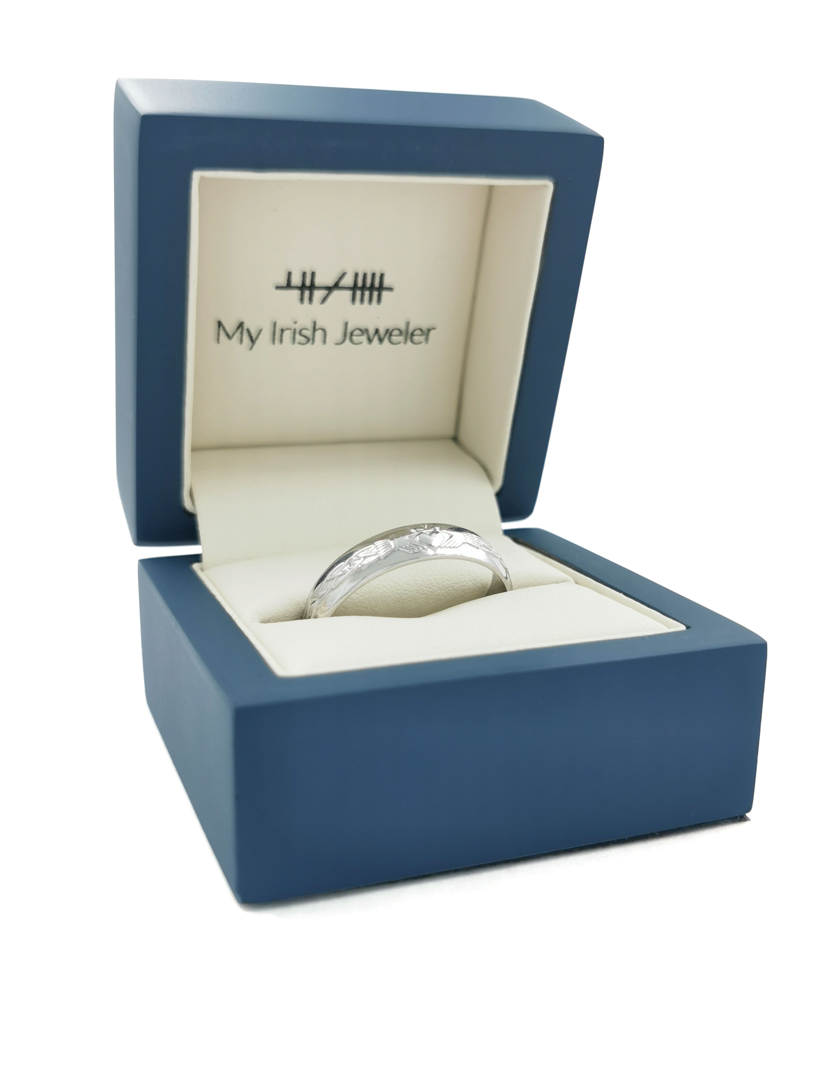 Mens Claddagh & Celtic Knot Ring in White Gold. In Luxury Packaging.