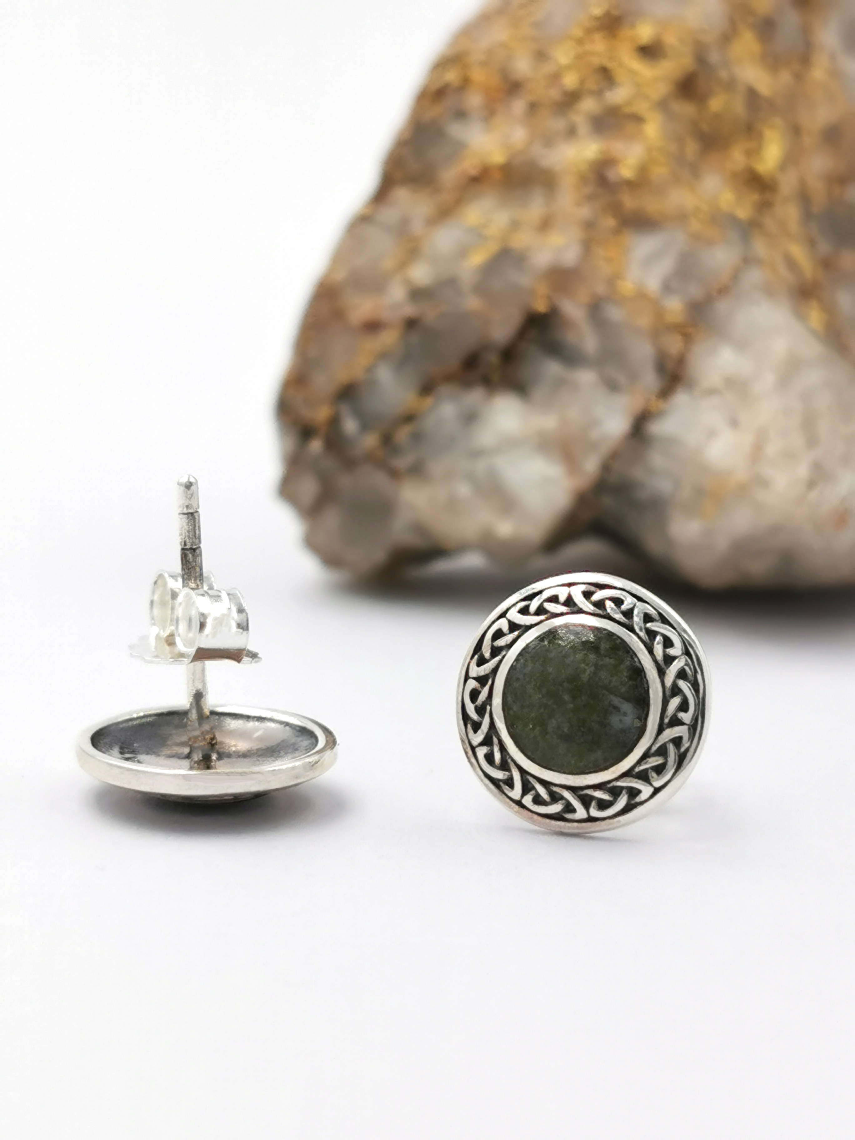 Womens Trinity Knot Gift Set in Sterling Silver. Picture Of The Back.