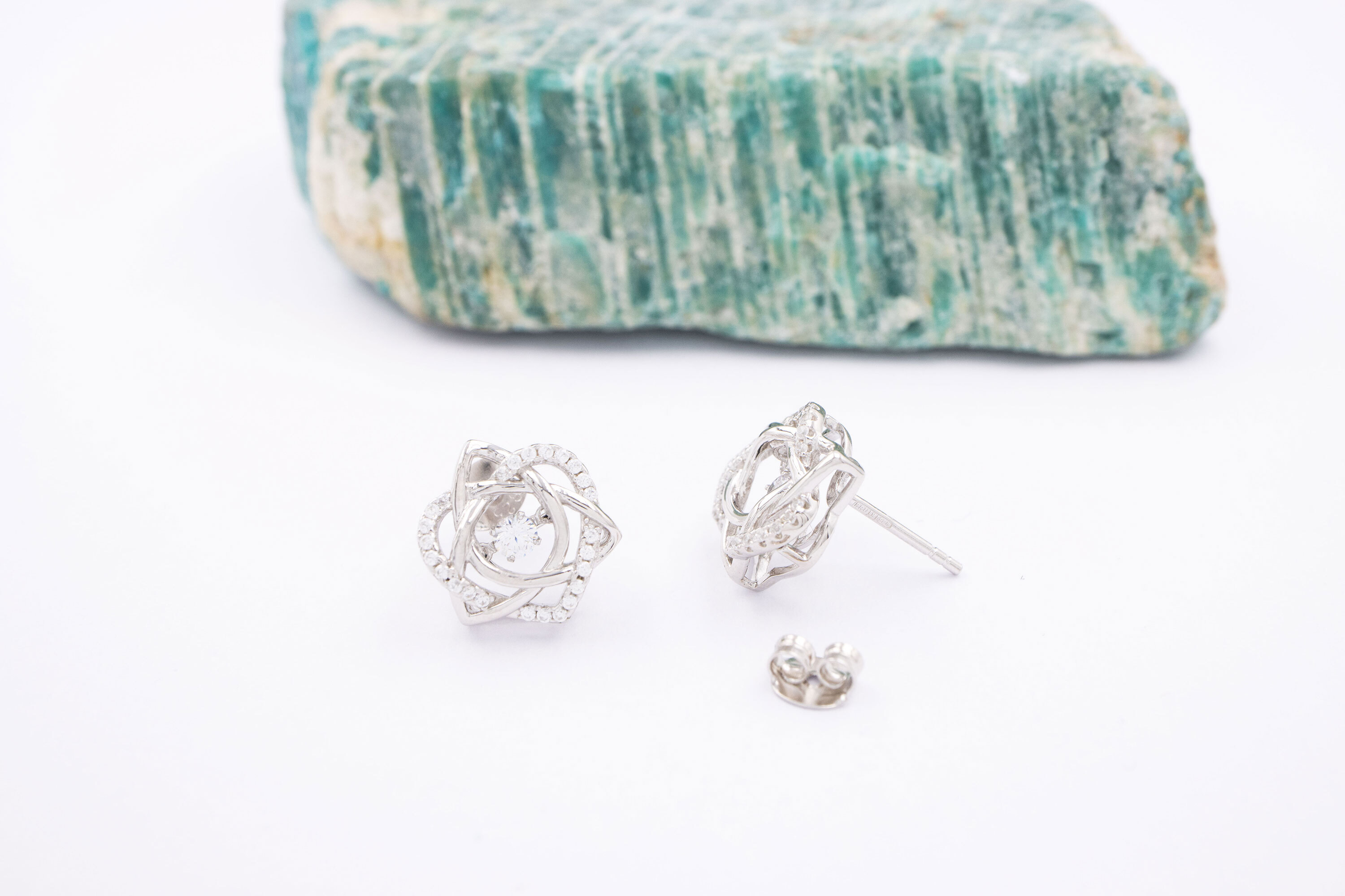 Gorgeous Sterling Silver Trinity Knot Gift Set For Women