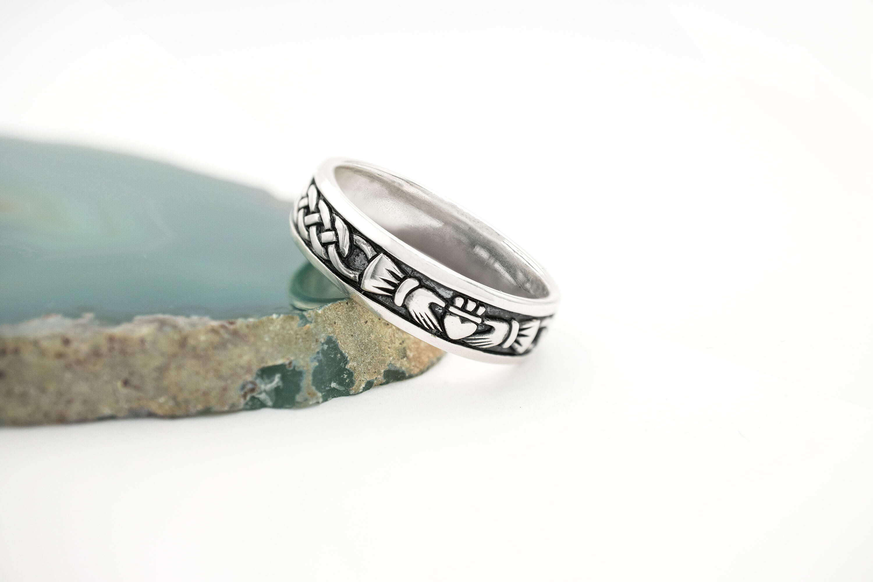 Romantic Sterling Silver Celtic Knot Ring For Women With a Oxidized Finish