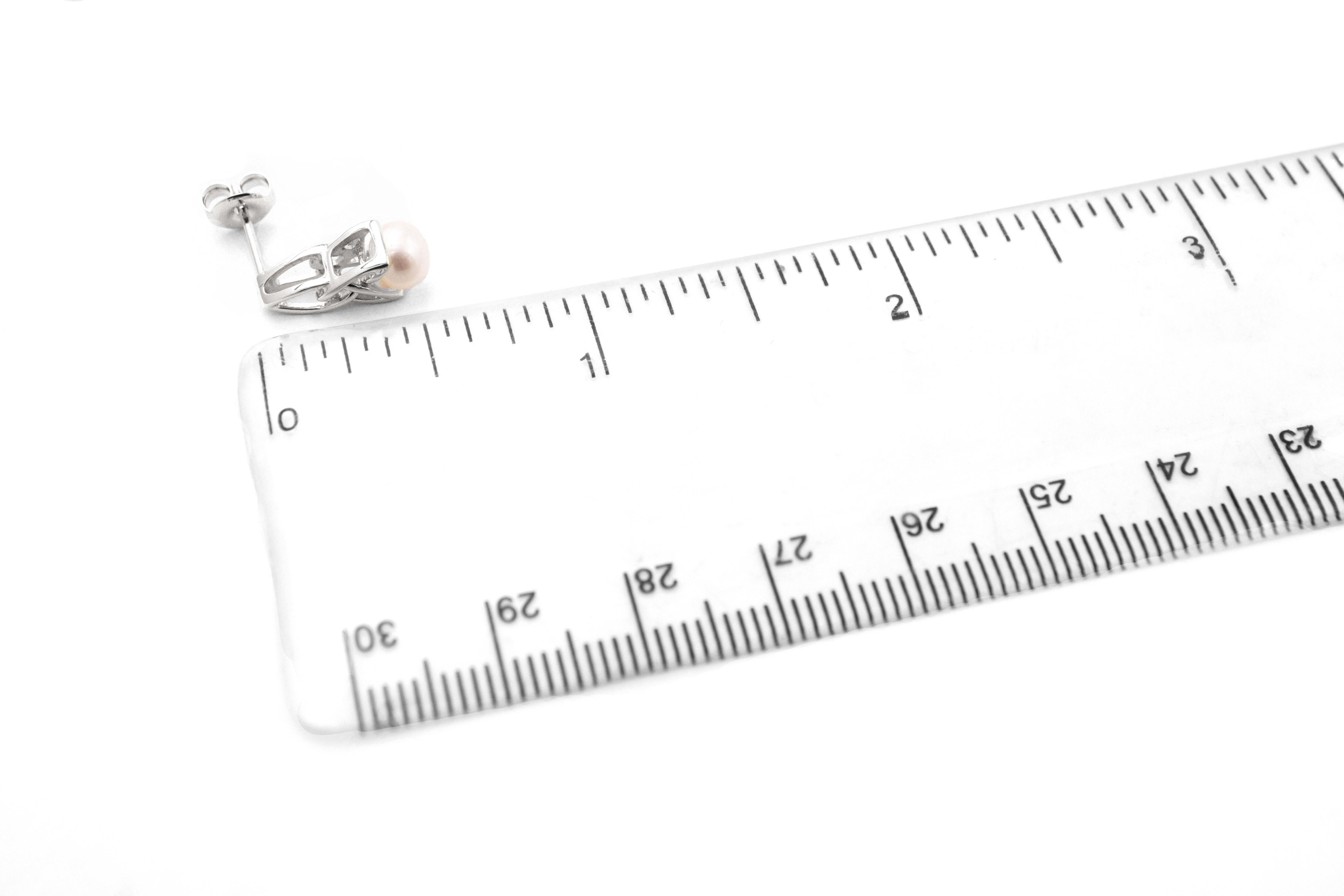 Silver Trinity Knot Pearl earrings 6