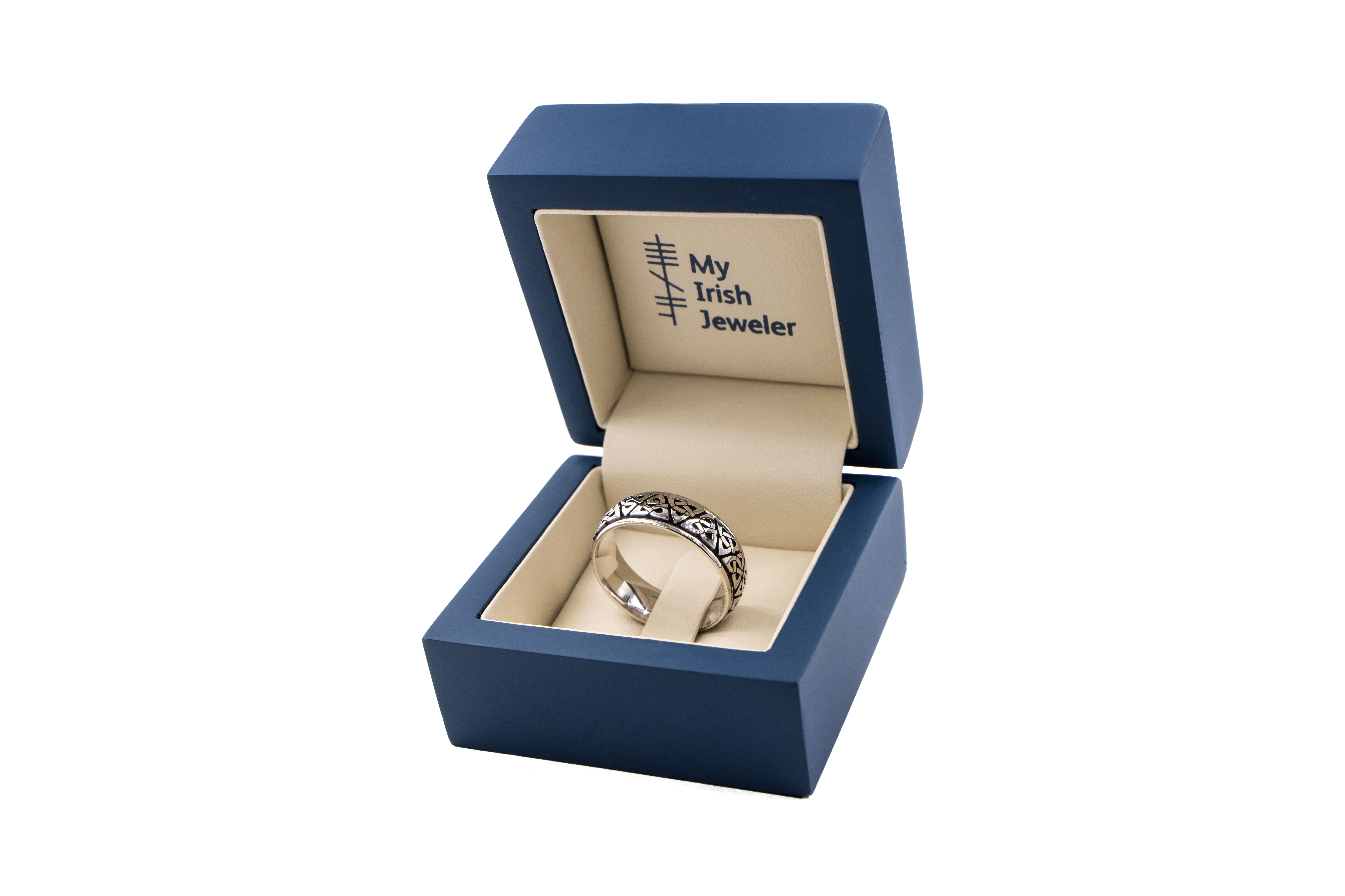 Trinity Knot 5.0mm Ring in White Gold