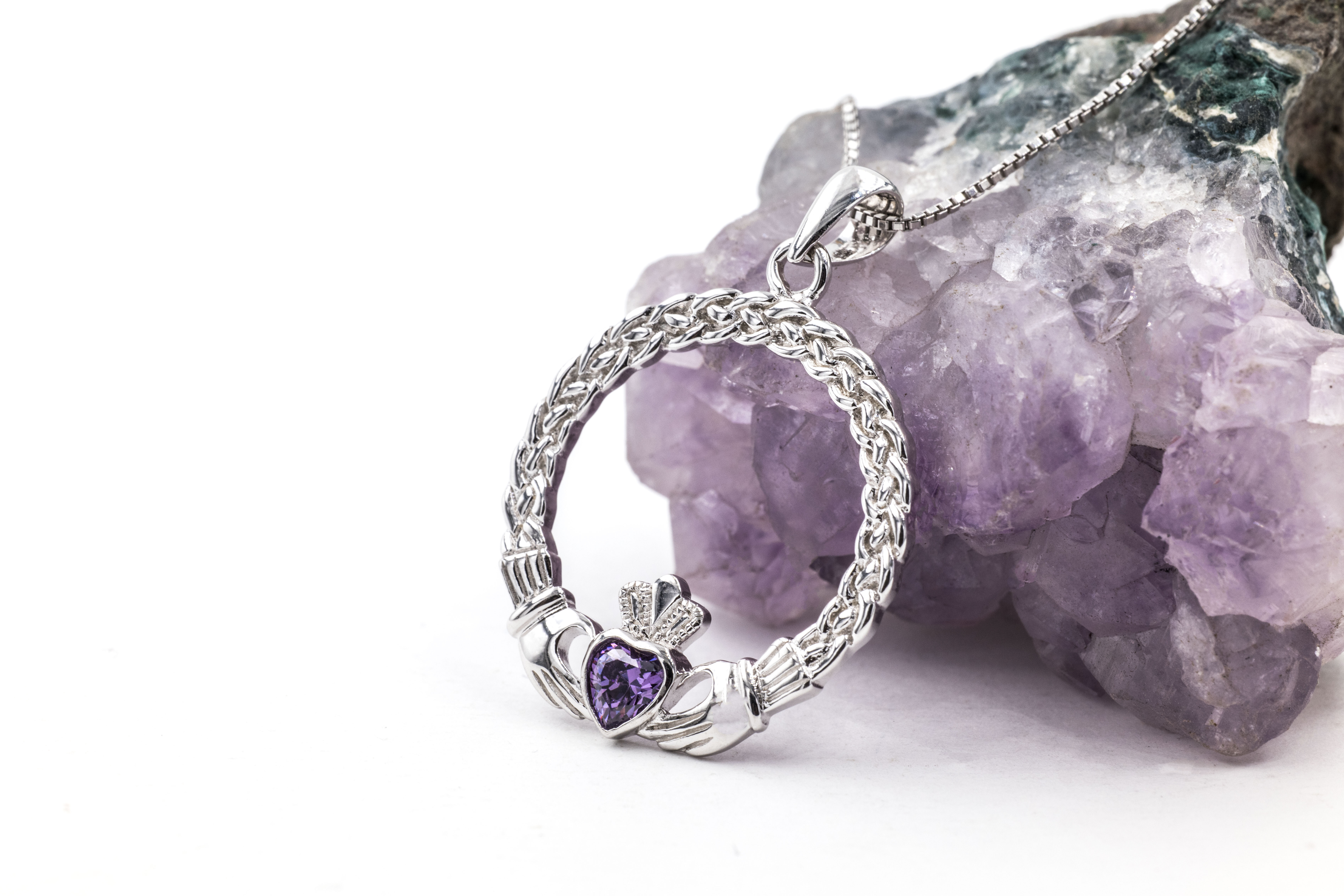 Womens Striking Polished Sterling Silver Claddagh Necklace