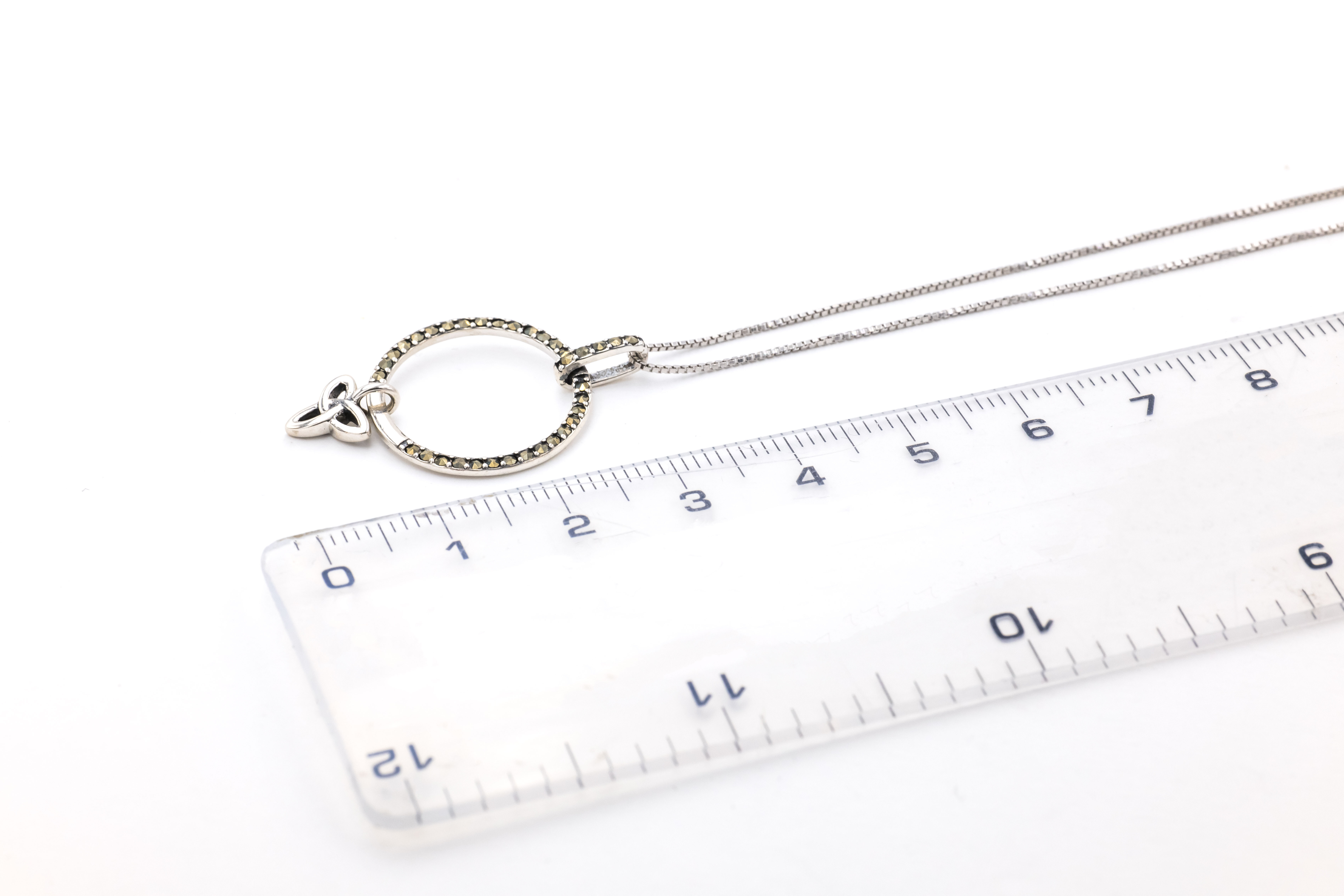 Womens Gorgeous Polished Sterling Silver Trinity Knot Necklace