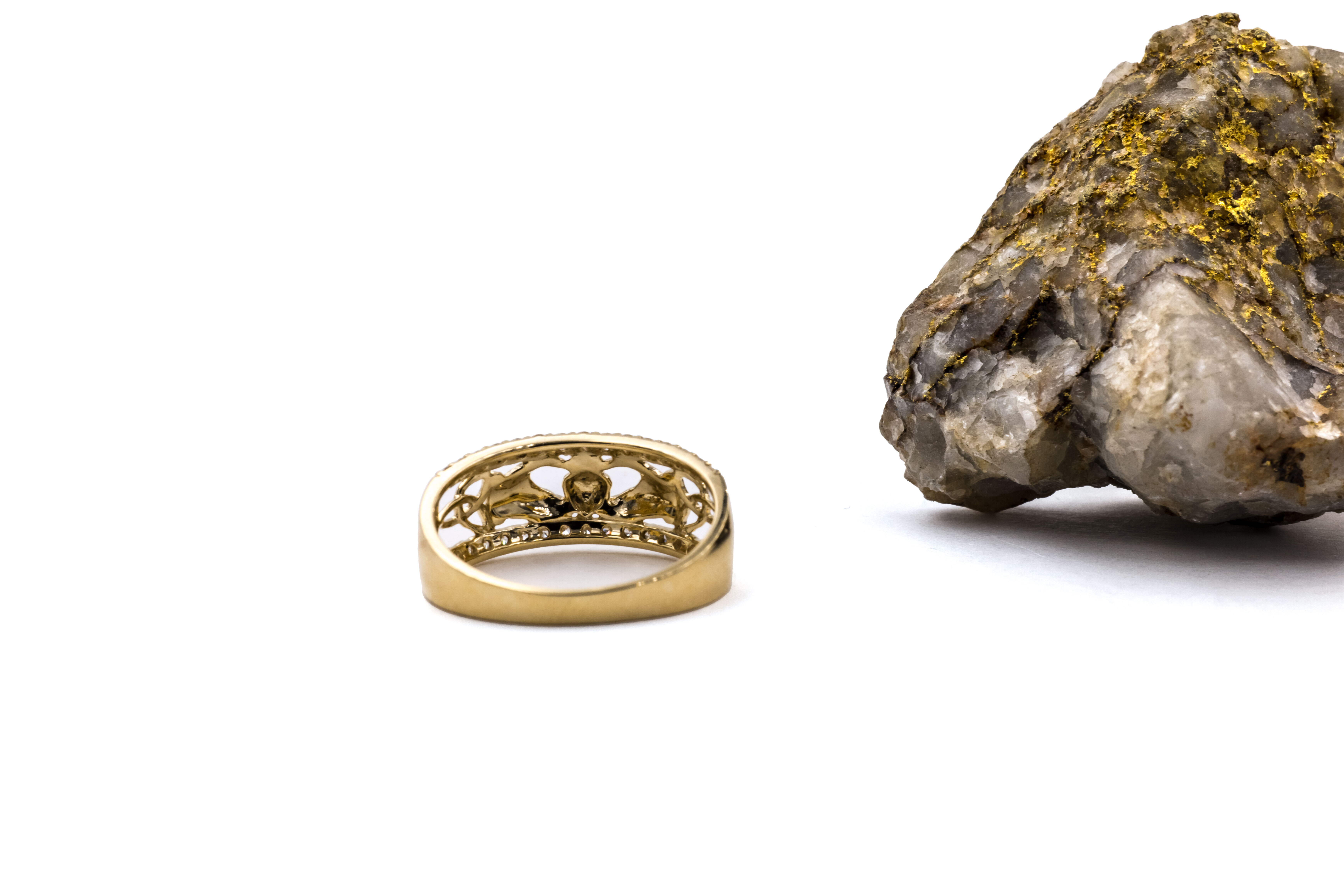 Authentic Yellow Gold Claddagh & Trinity Knot 10.0mm Ring For Women With a Polished Finish