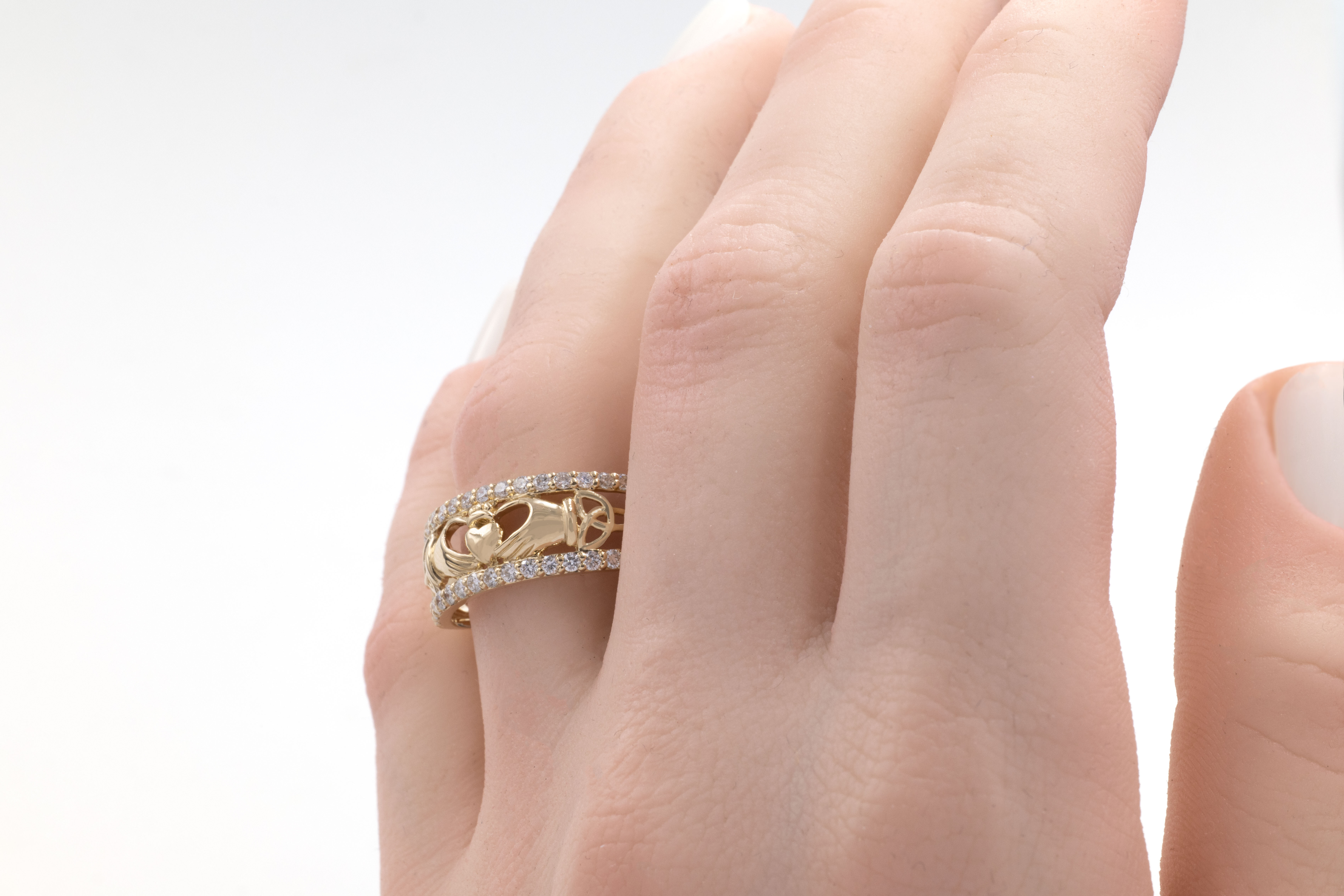 Womens Polished Yellow Gold Claddagh 10.0mm Ring