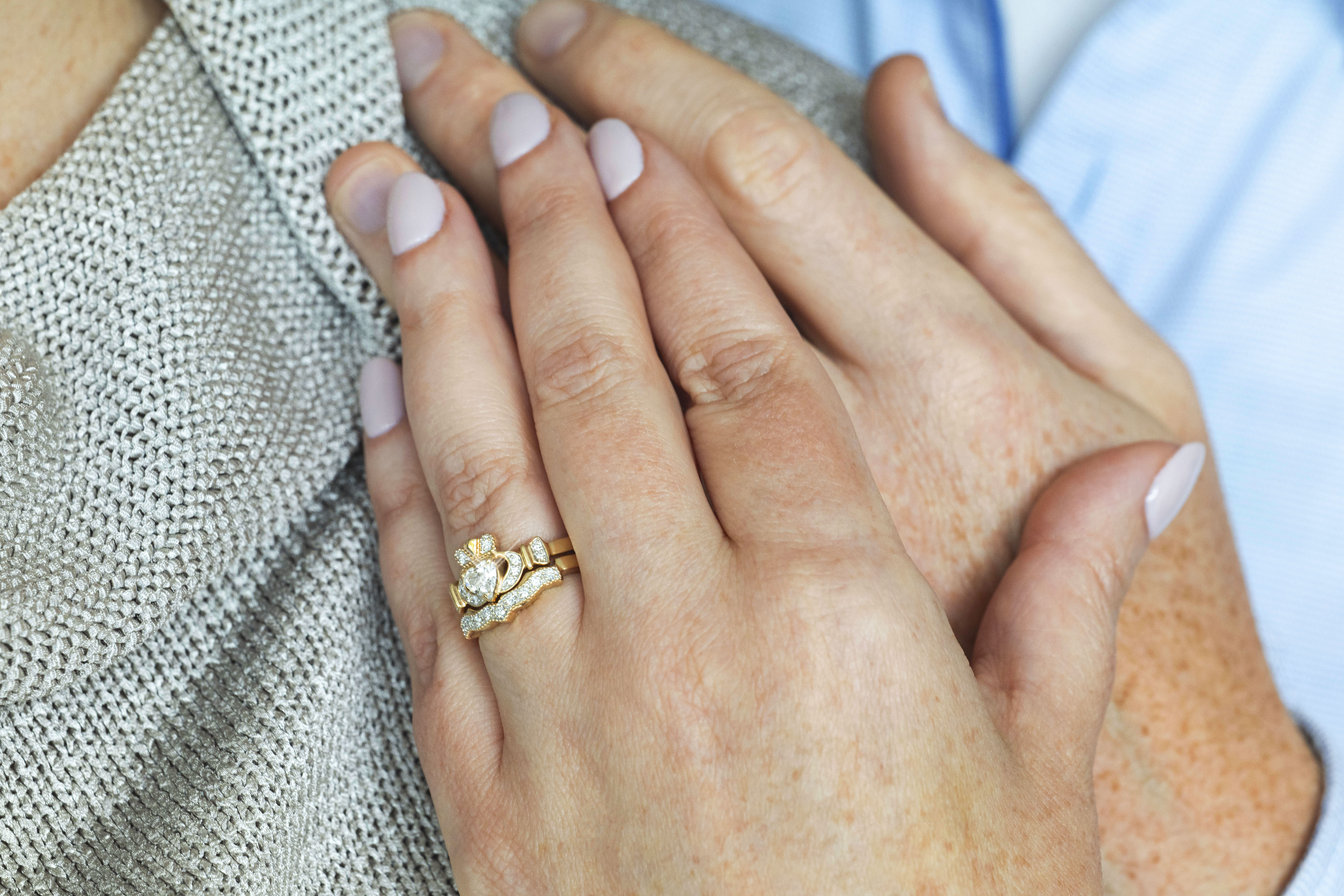 Sku 24084 model photo