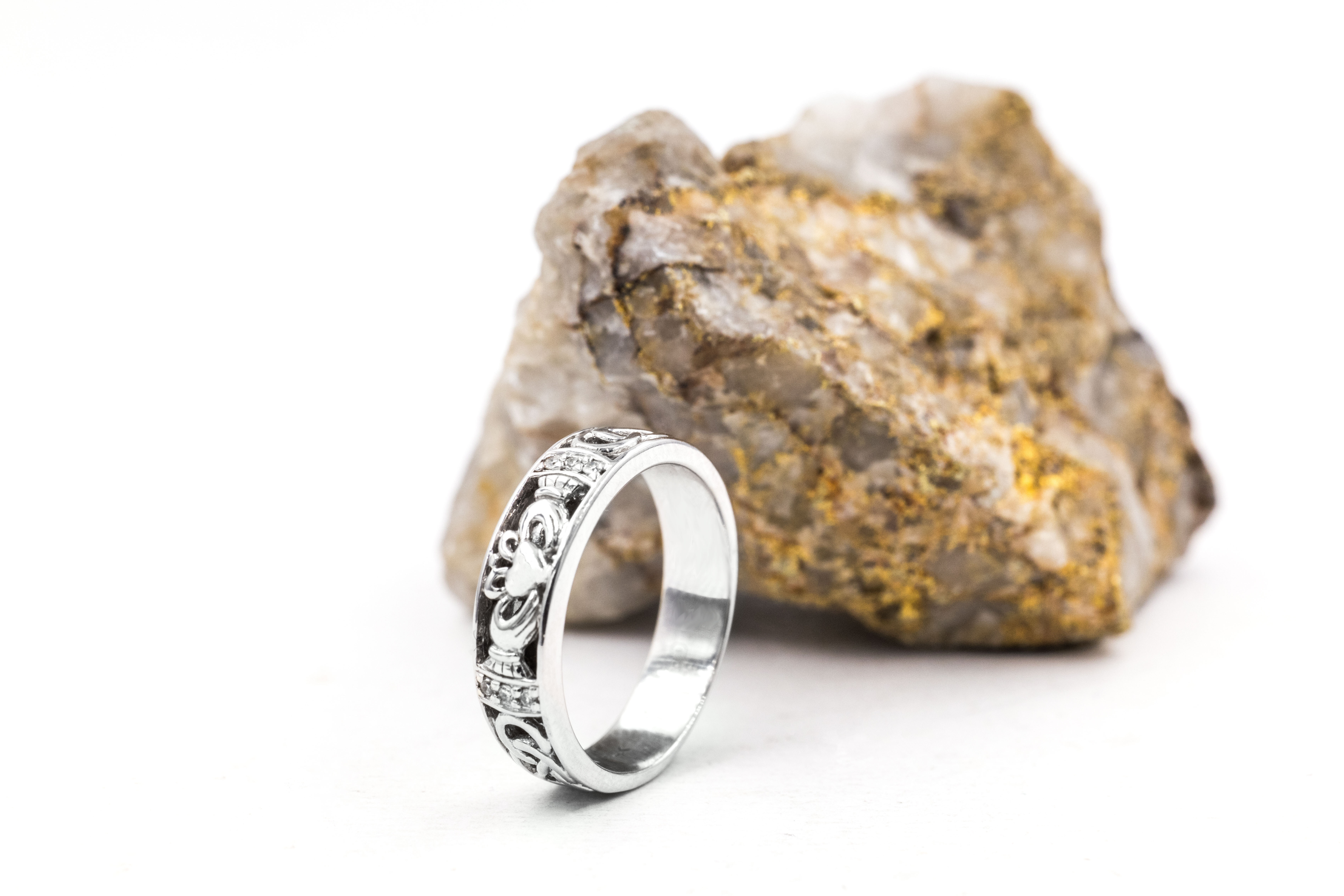 Womens Romantic 14K White Gold Claddagh & Celtic Knot Wedding Ring. Side View.