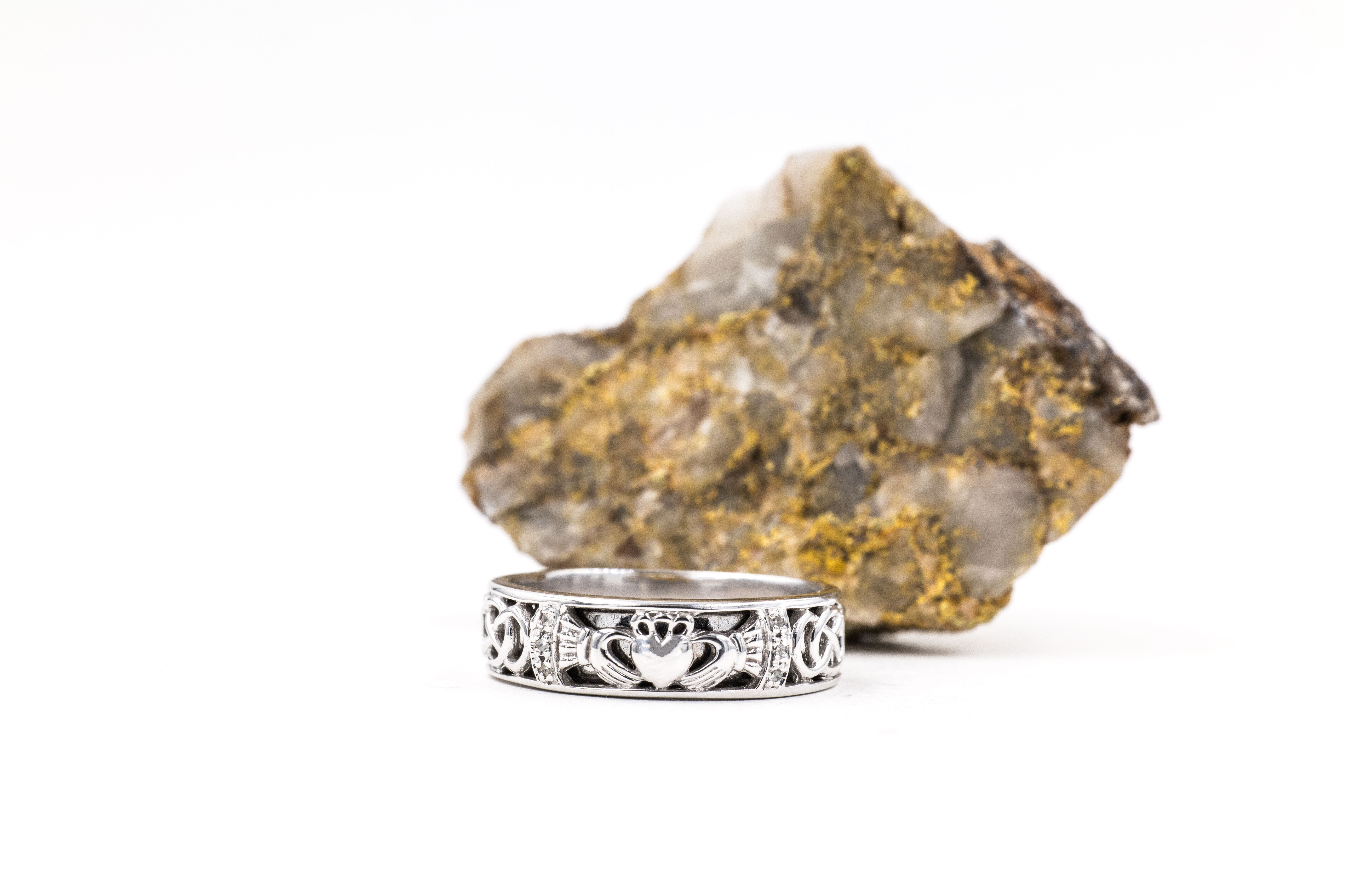 Mens 14K White Gold Claddagh Ring