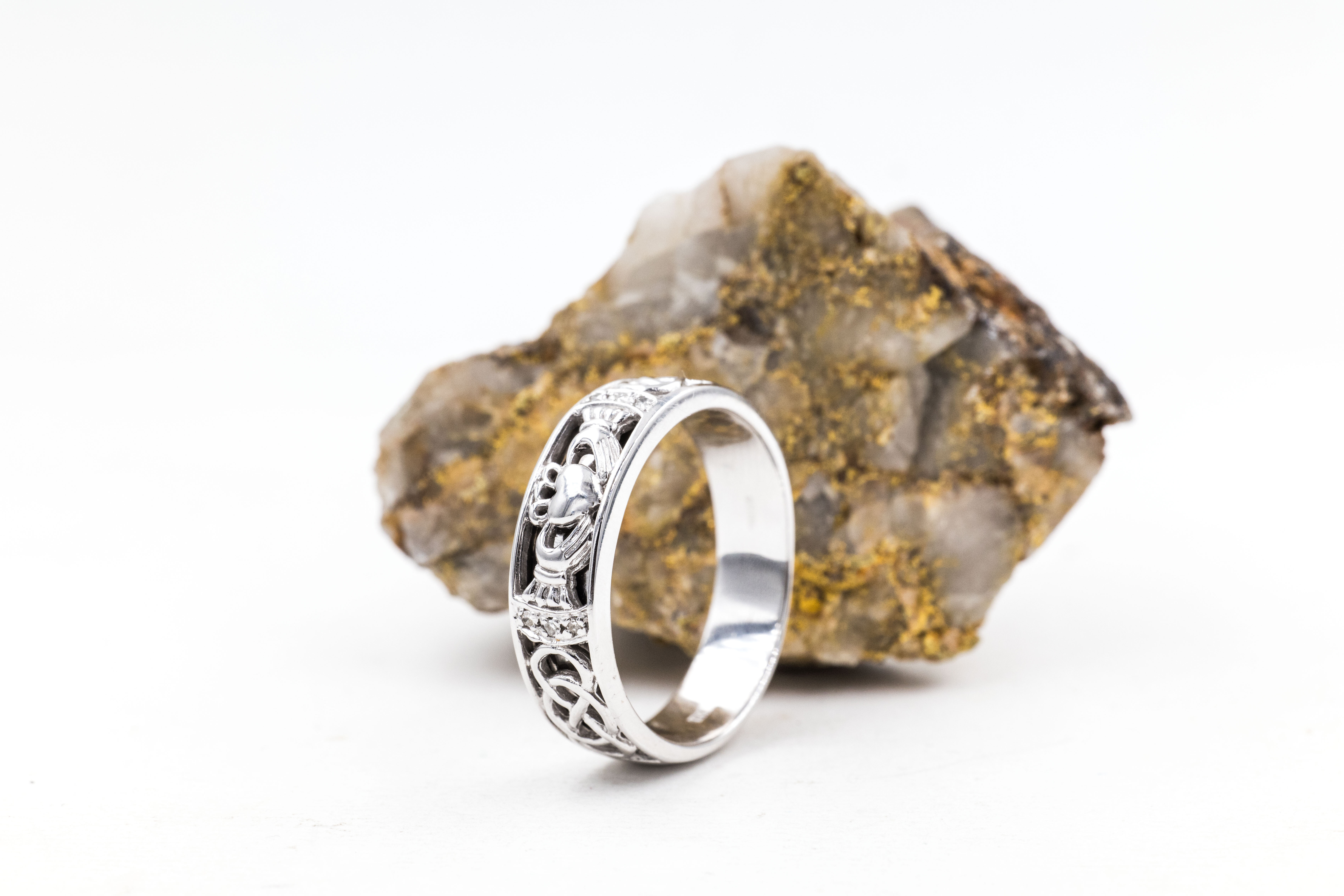 Authentic 14K White Gold Claddagh & Celtic Knot 7.0mm Ring For Men. Side View.