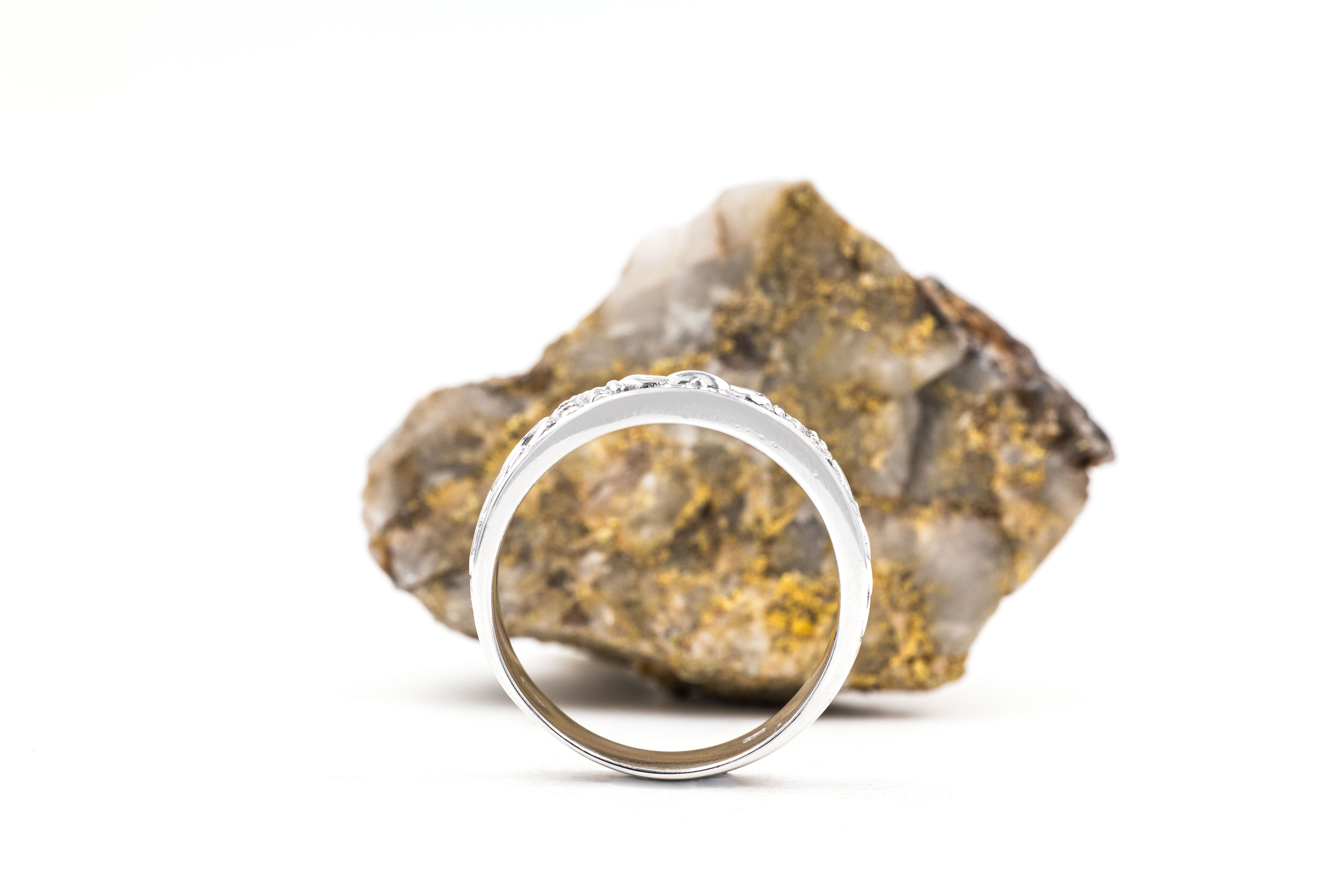 Mens 14K White Gold Claddagh 7.0mm Ring. Side View.