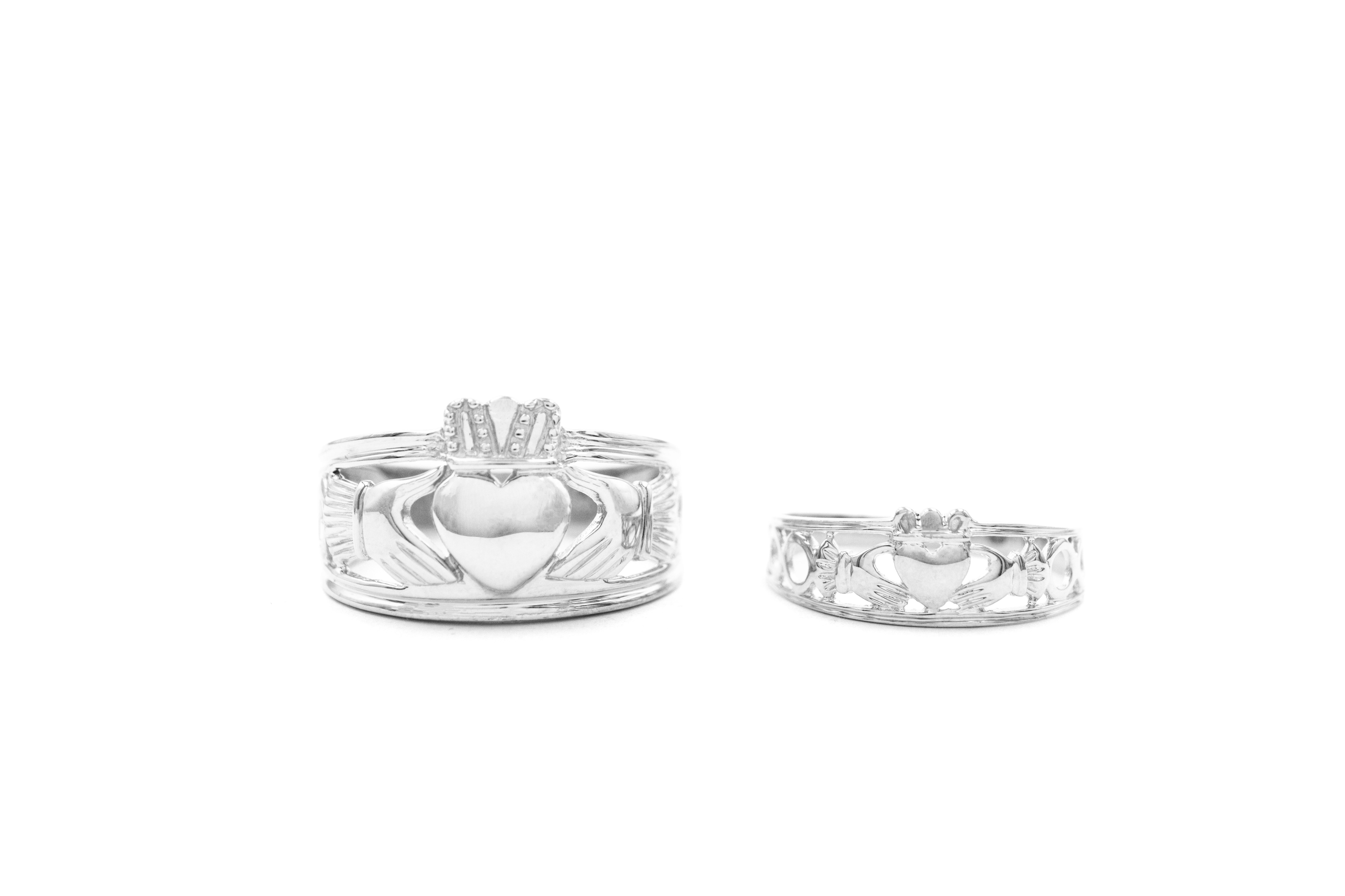 Womens Claddagh Ring in White Gold