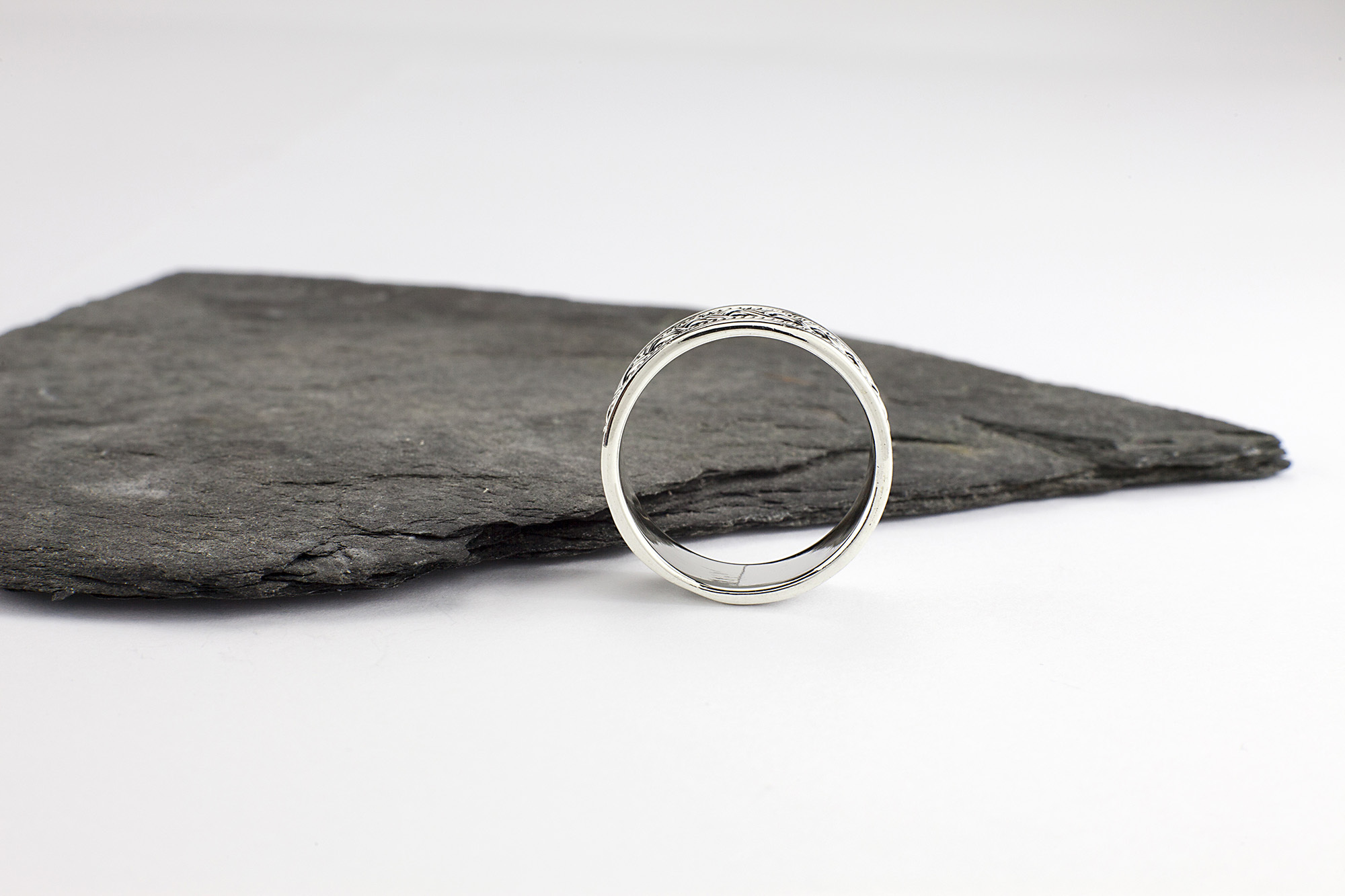 Irish Sterling Silver Celtic Knot Ring. Side View.